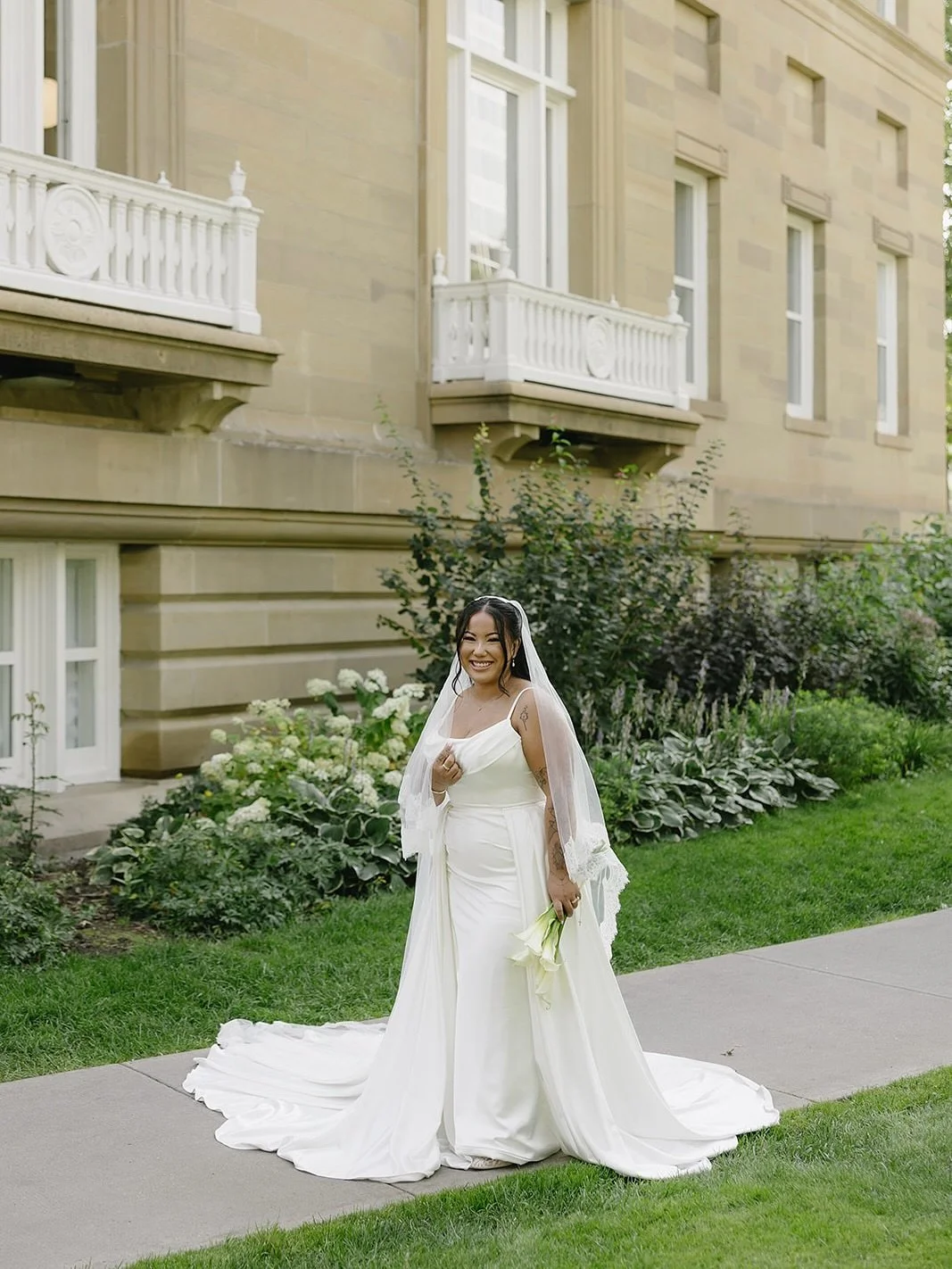 Our gorgeous bride @jamelledavies was a VISION in the Sterling gown by @madilanebridal!✨

Photographer: @photographybytaiya
Makeup: @dolledbyray
Hair: @cosmic.artistry
Florals: @alfrachesflowers
Wedding gown: @madilanebridal via us✨
Groom&rsquo;s Sui