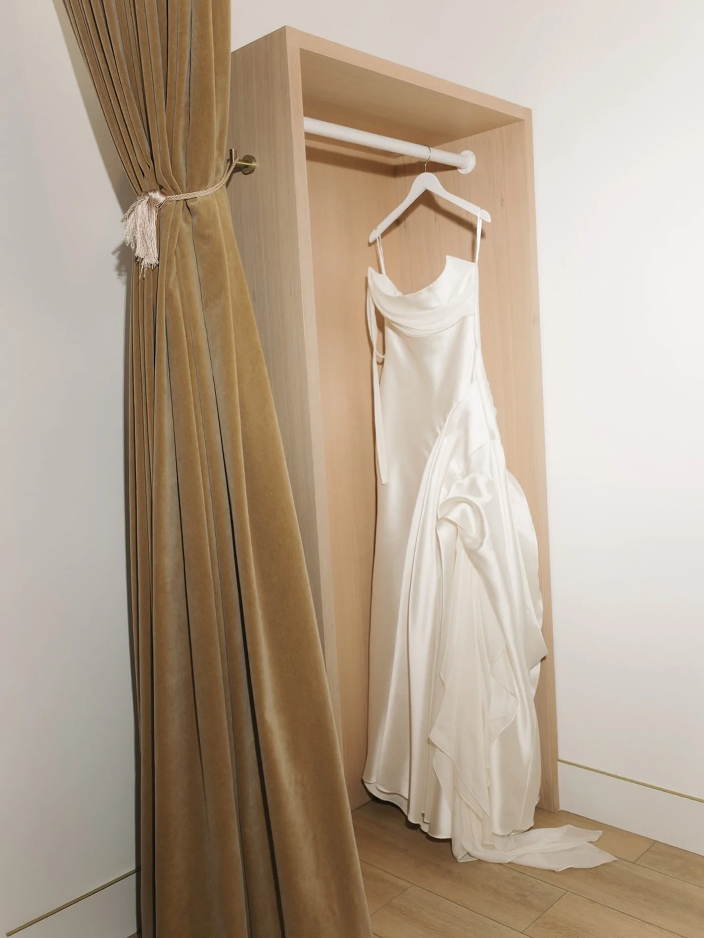 Where the magic happens.✨

Photography: @rebeccafrank.co 
Styling: @sfdesigninc 

#bridalboutique #weddingdressshop #bridalshop #weddingdressshopping #bridalconsultant #bridalstylist