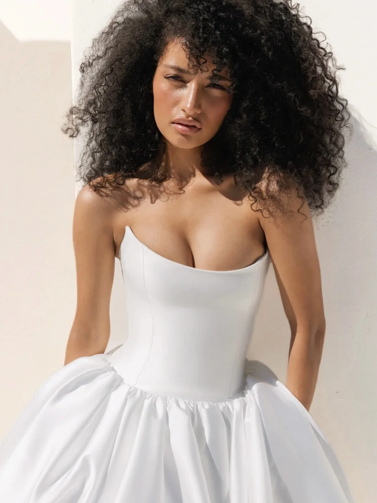 It doesn&rsquo;t get much more chic than @alyssakristin_official.✨ How pretty is this neckline?!

#chicweddingdress #chicbride #dreamweddingdress #weddingdress #weddingdressinspo