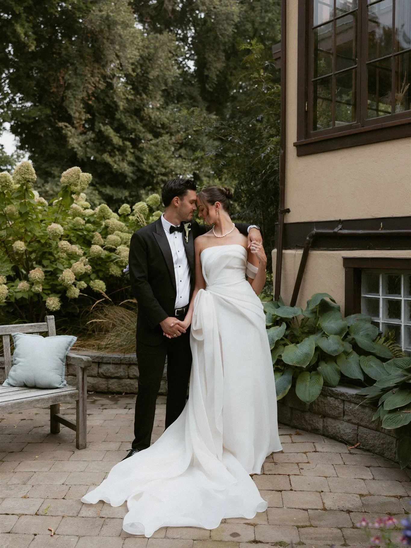 Nothing makes us happier than our stunning brides wedding photos.✨ How incredible did our gorgeous bride @hannahsykes look in her @saintbridal gown?!

Photographer: @hannahruth.photography 
Planner: @sfdesigninc
Videographer: @timothyfilmco
Welcome P