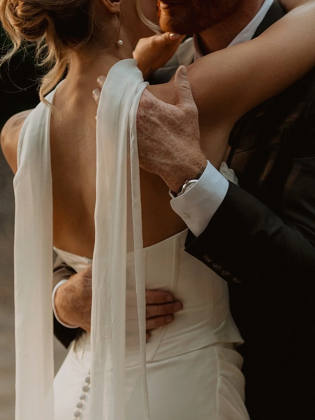 We&rsquo;ll never get over the stunning @carmmcintosh&rsquo;s big day.✨😭 Can you blame us?!

Photography: @jordanadickson
Florist: @jamstudio.ca
Venue: @lindengardenskaleden
Beauty: @kmimages_
Content creator: @lacedinlovemoments
Wedding dress: @mar