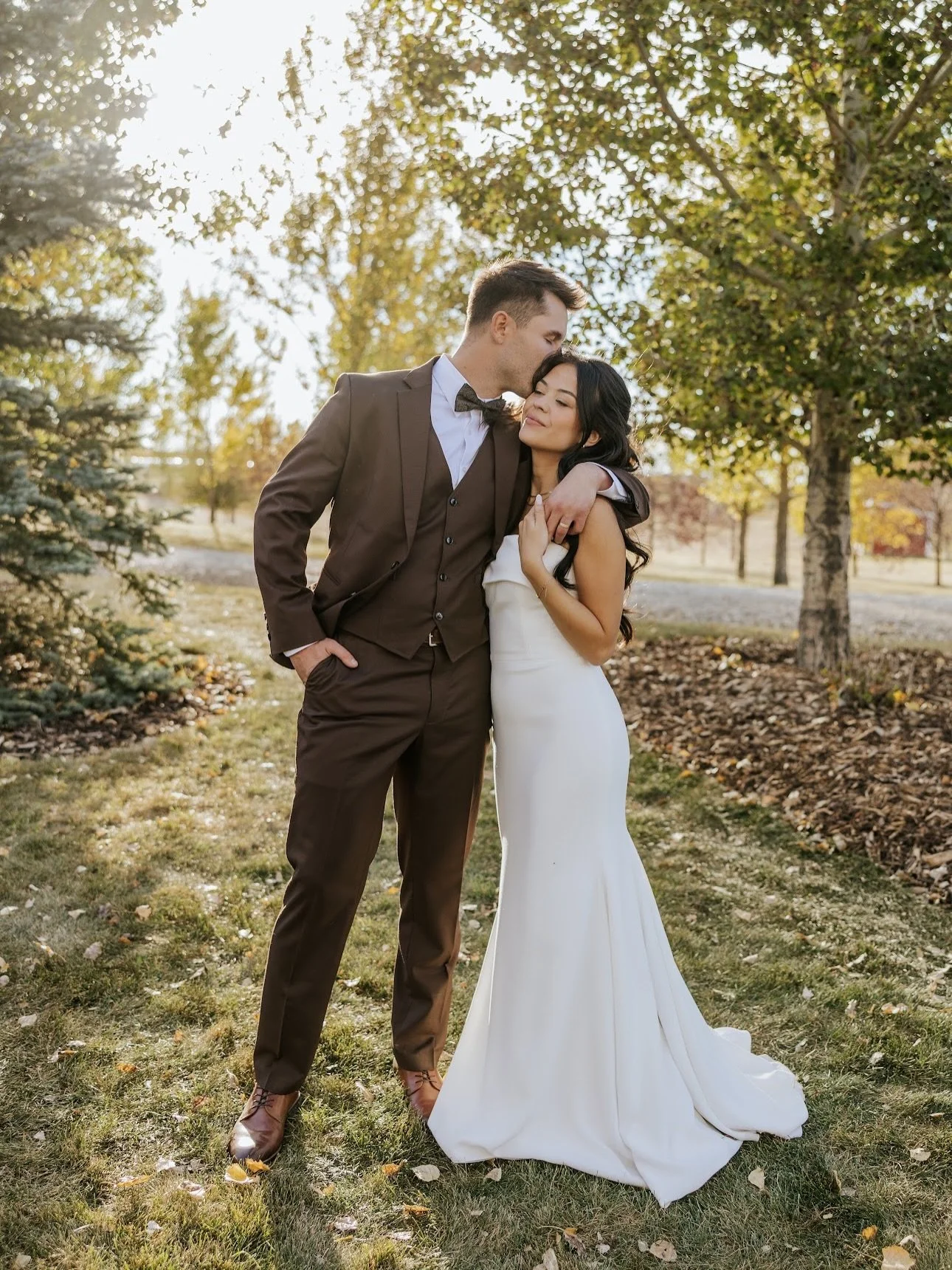 Our gorgeous bride @ange.croy looked so chic in the M2405 gown by @mikaellabridal!✨

Photography: @the.photobuth
Venue: @thebarnatprairielane
MUA: @chelsdoesmakeup

#elegantweddingdress #chicweddingdress #weddingdress