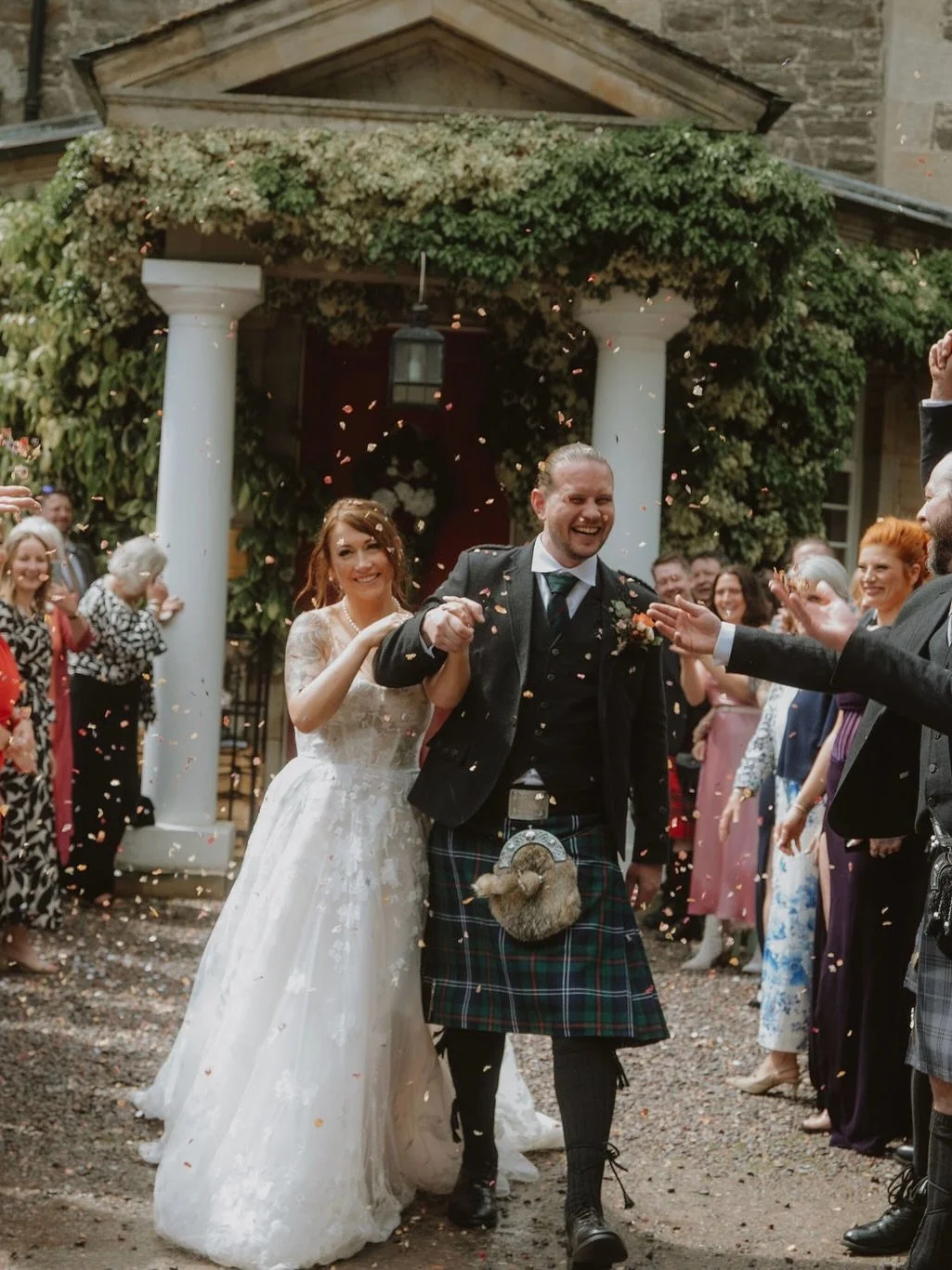 Have we mentioned lately that we have the best brides?!✨ Swipe to see our beautiful bride @lisamurquhart&rsquo;s wedding in SCOTLAND!

Photography: @jkolodziejphotography
Florals:@angelahunter.flowers 
Venue: @coul_house_hotel
Wedding dress: @martina