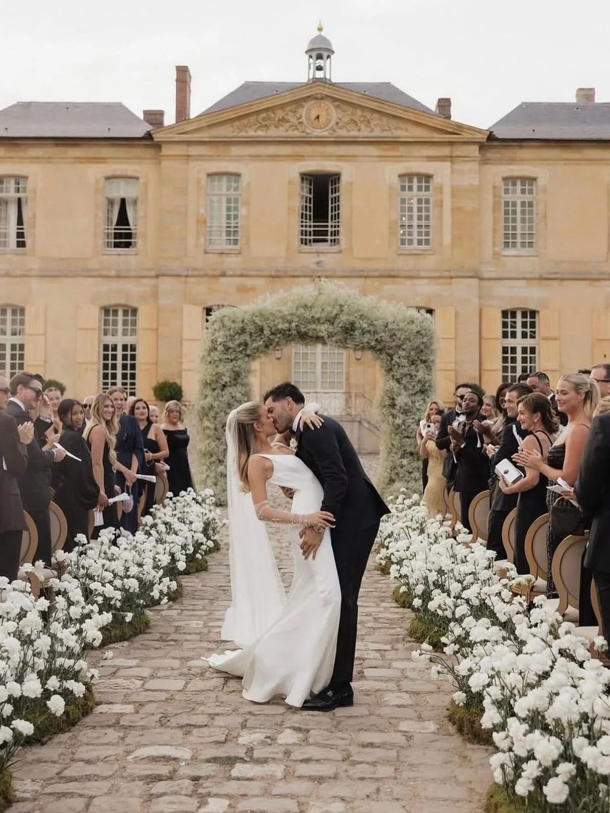 Forever crushing on @hannahg11 in her custom @pronovias dress!✨ And how dreamy are those florals?!

photo: @bebavowels 
planners: @society.co 
design: @bircheventdesign 
hair: @hairbybradleyleake 
makeup: @tracewatkins 
food: @chakraevents 
calligrap