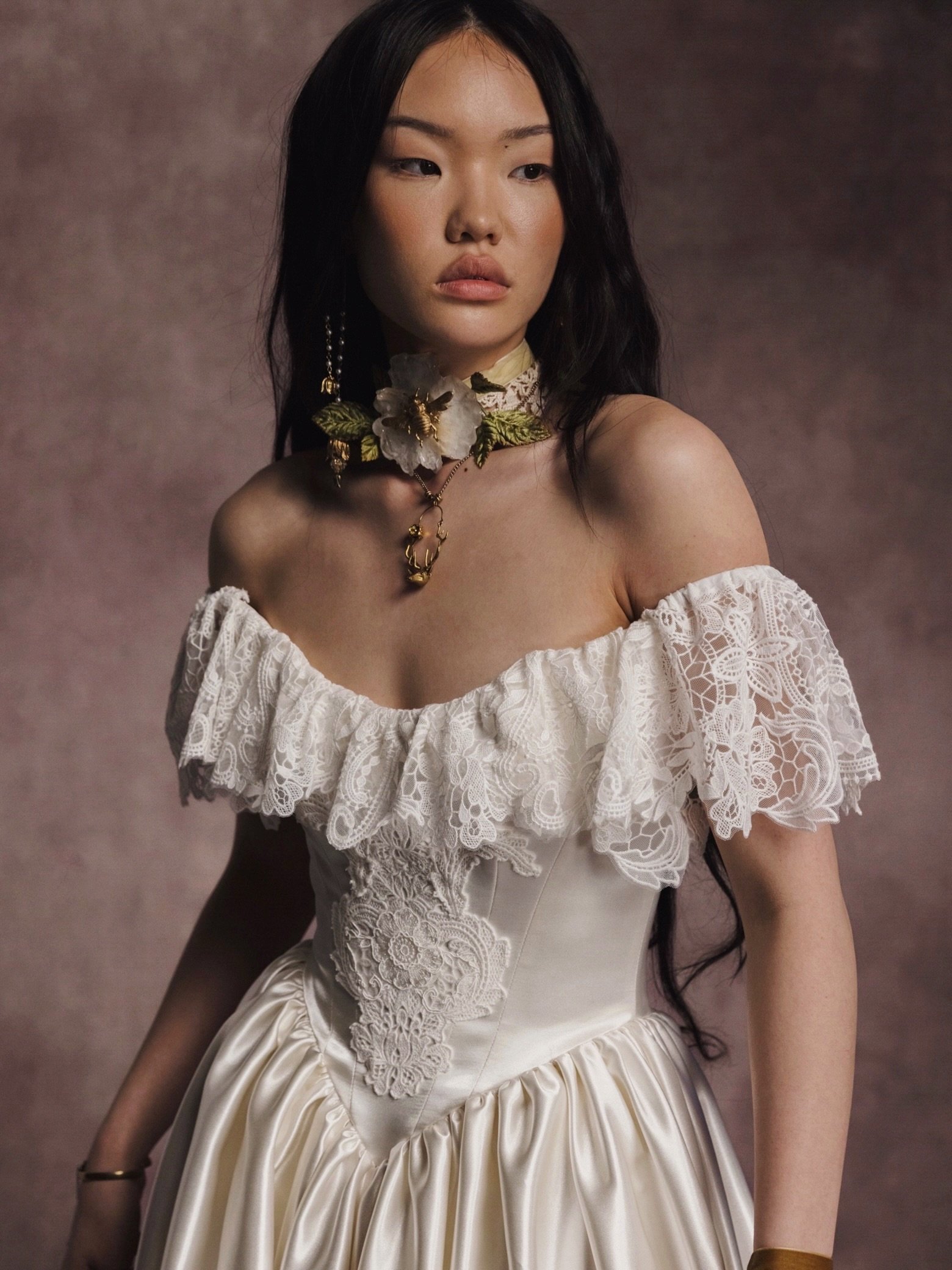 For all you Wuthering Heights fans, the Arden gown by @ruedeseinebridal is for you.✨ How romantic is that?!

#romanticweddingdress #dreamyweddingdress #dreamweddingdress #coolbride