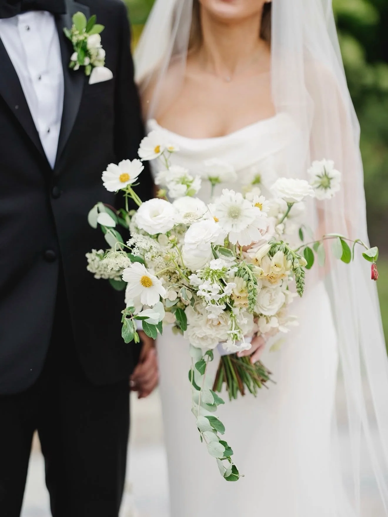 The sweetest bouquet.✨ This gorgeous bride was a vision in the LE1317 gown by @martinalianabridal luxe!

Photographer: @asya_photography_philly
Bride: @jess.ogren
Event Planner: @tayloremilyevents
Wedding Venue: @aroniminkgolfclub
Florist: @wild.indi