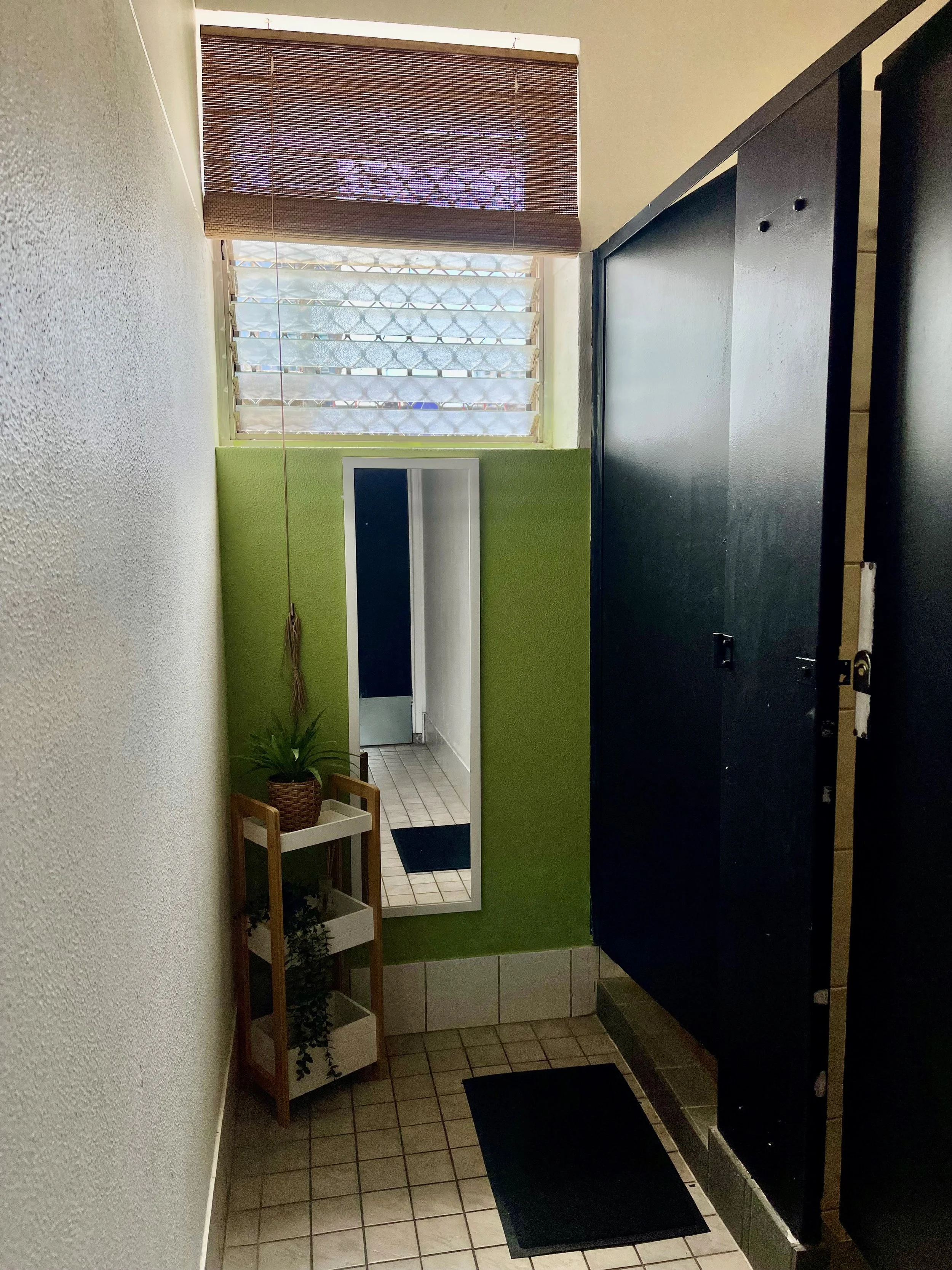 100 LEVEL SHOWERS.jpg