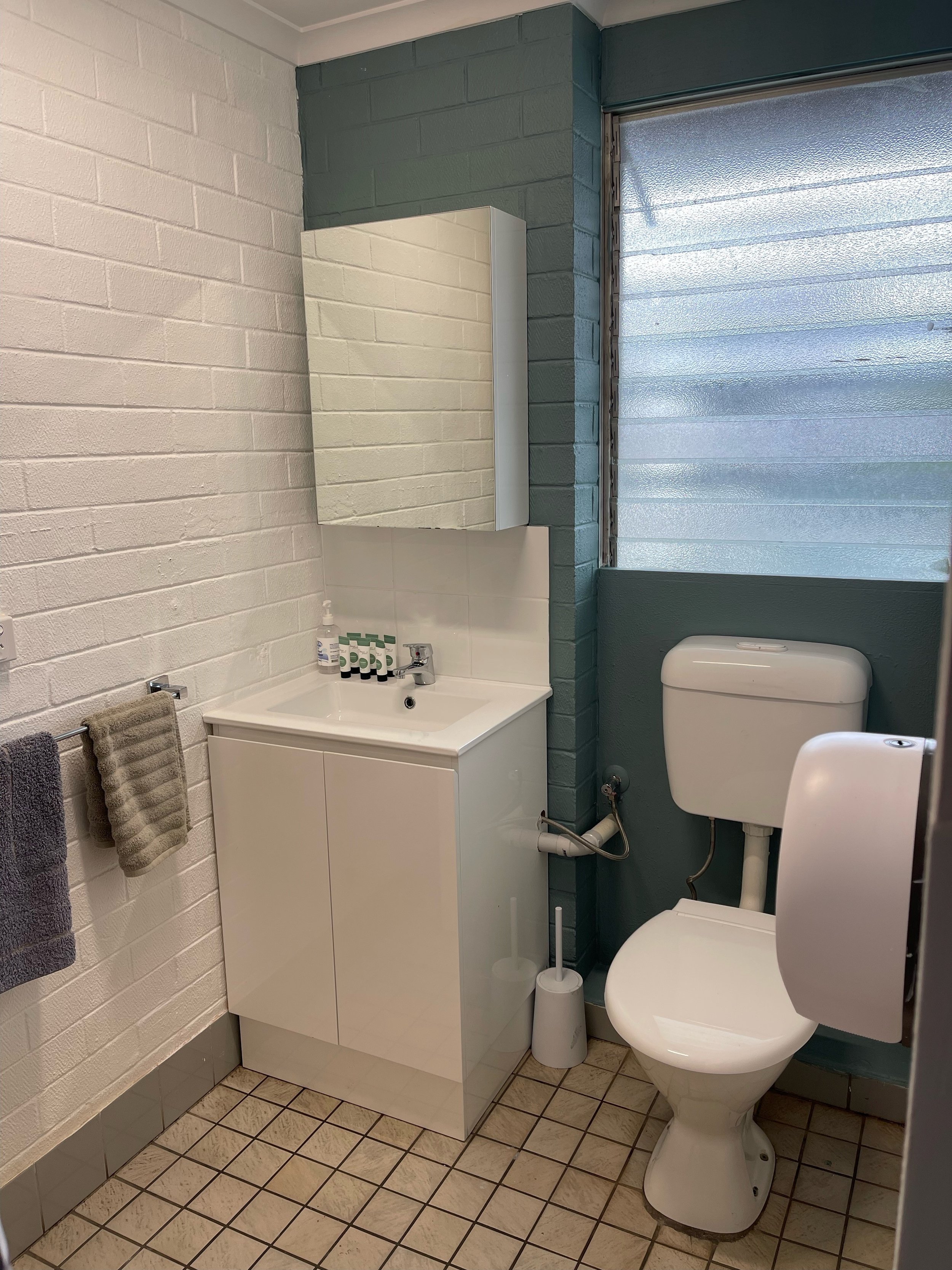 ENSUITE BATHROOM.jpg