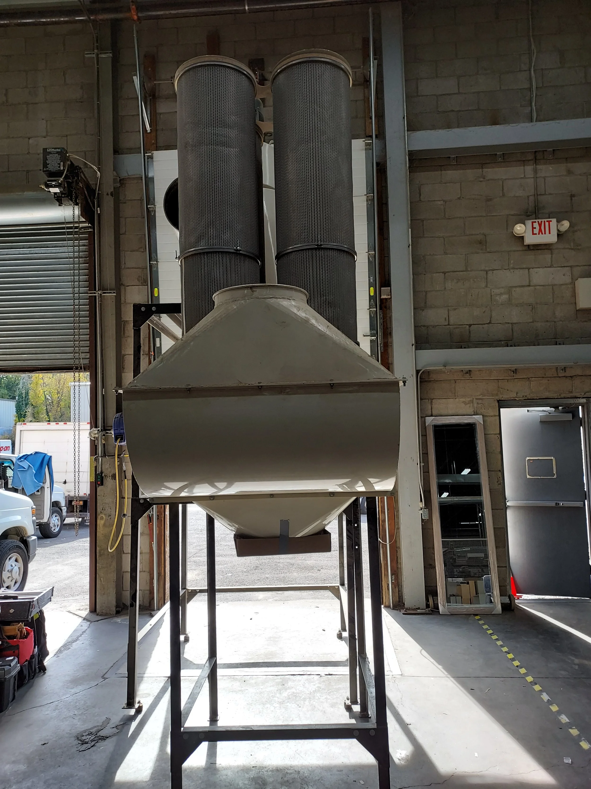Oneida 20HP Direct Drive Cyclone Dust Collector (Used) — LIMZ MACHINERY GROUP