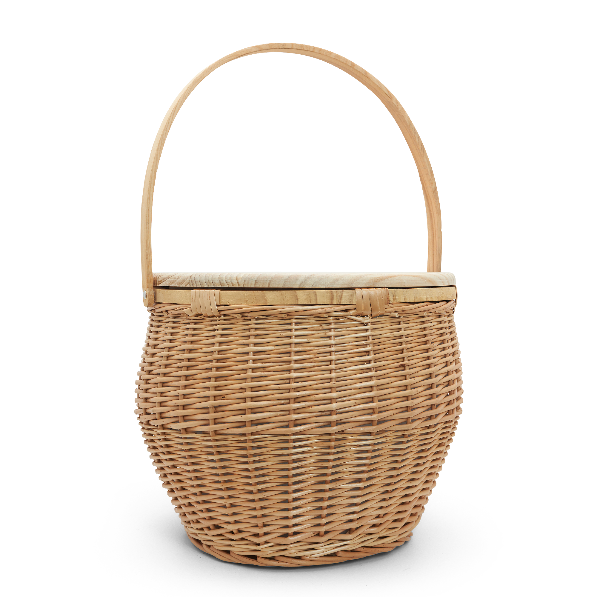 straw picnic baskets