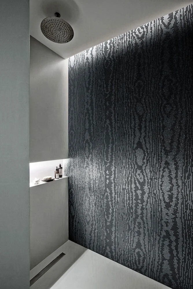 Mosaico | decoro Moire Black design by Greg Natale | fonte Pinterest