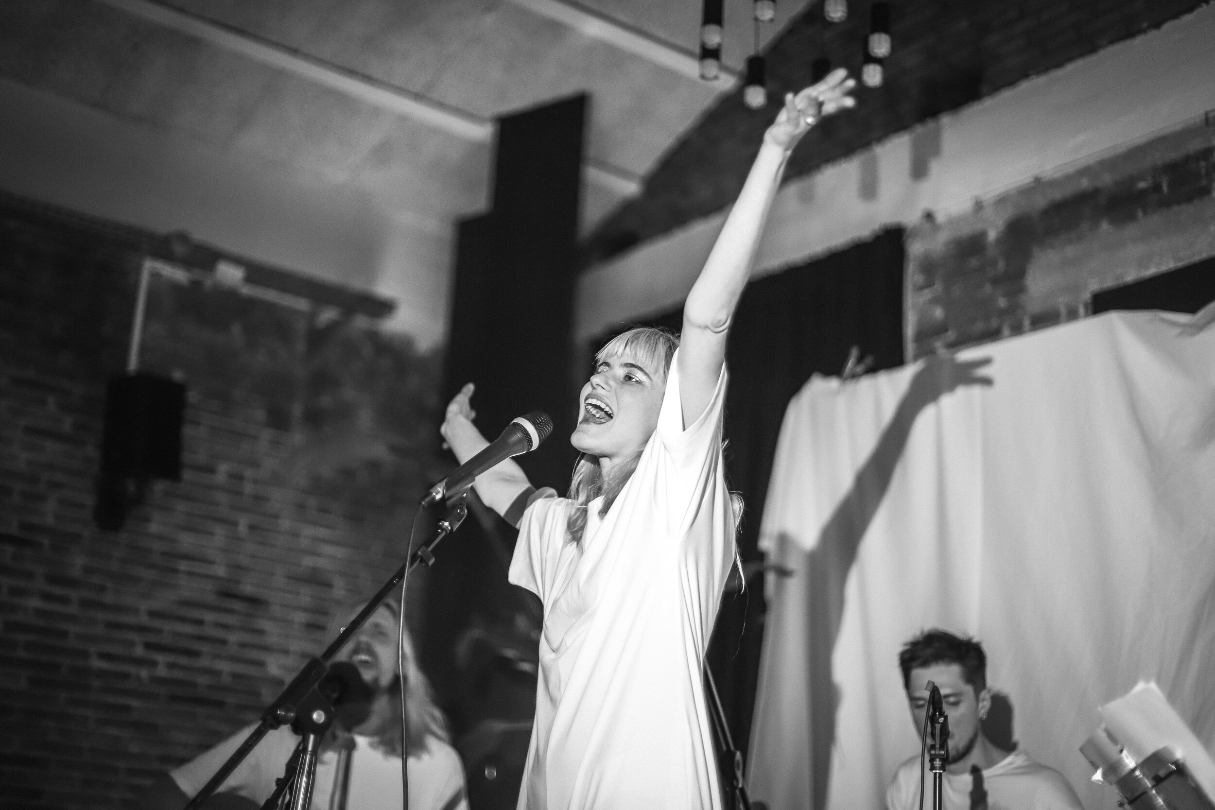 poble-nou-pale-moon-08.jpg