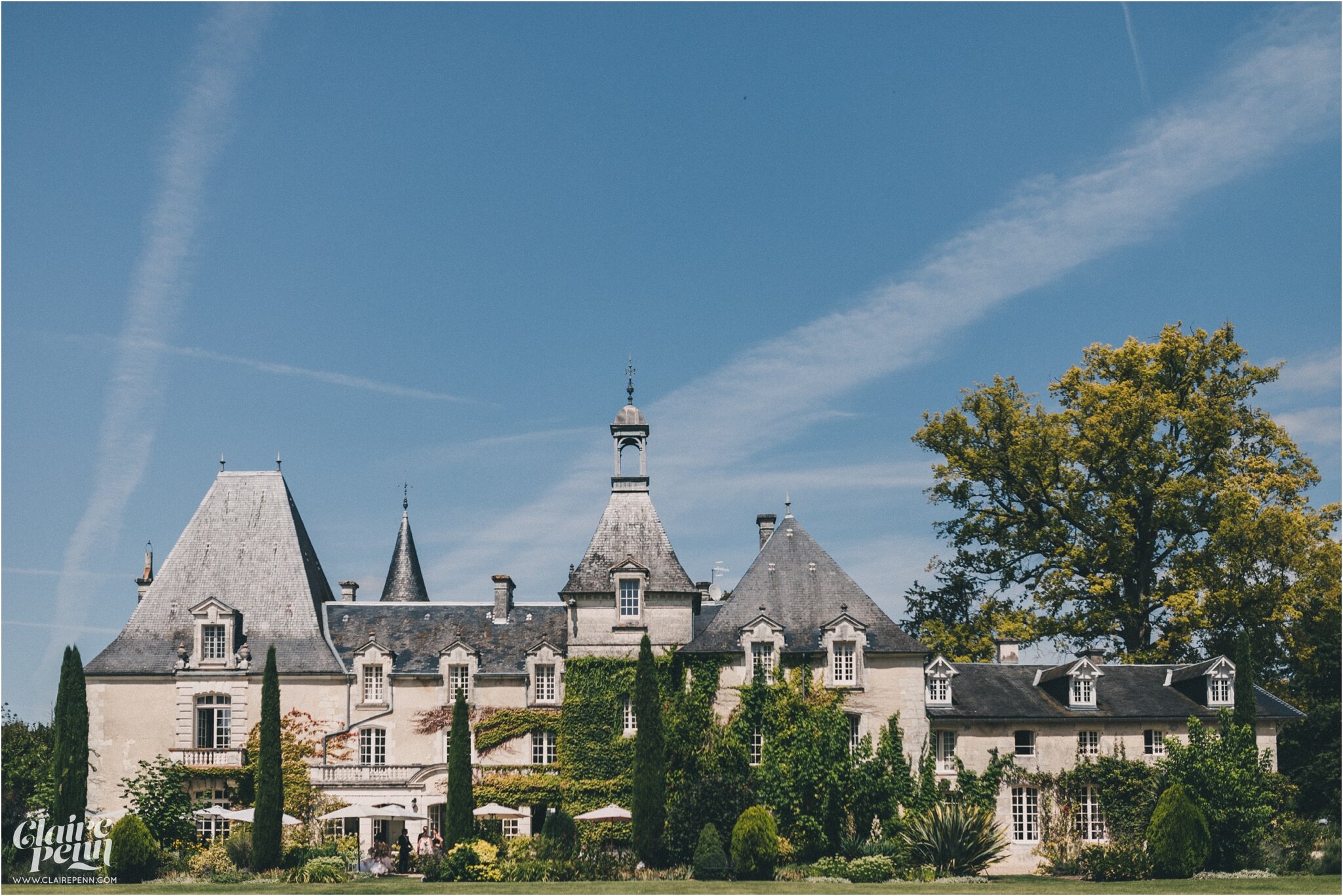 Le-Chateau-Charmant-wedding-Dordogne-France_0001.jpg