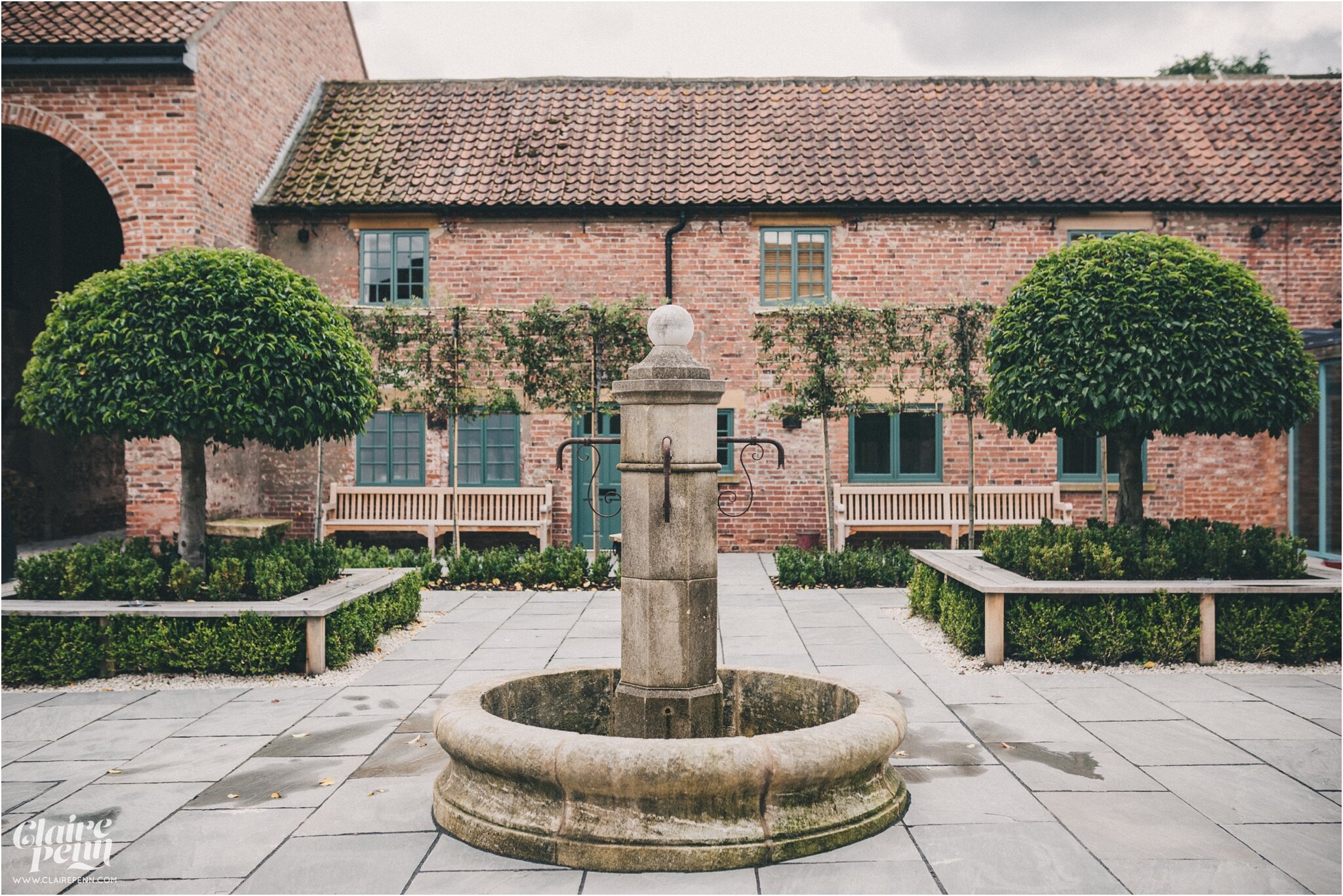 Hazel Gap Barn wedding Nottinghamshire_0017.jpg