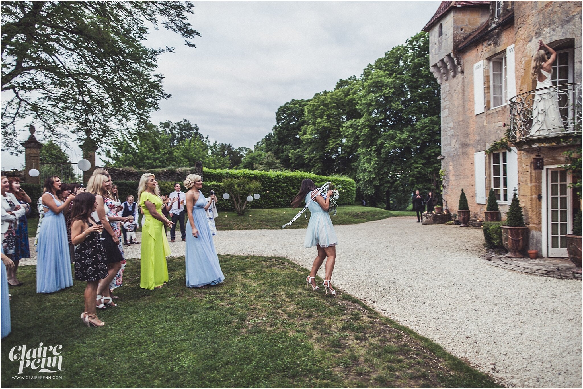 Beautiful blue wedding at a fairytale chateau in France - Davina & Ali ...