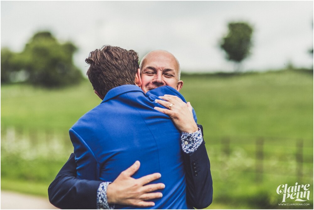 Creative, rustic North Hidden Farm barn wedding in Hungerford Berkshire_0018.jpg