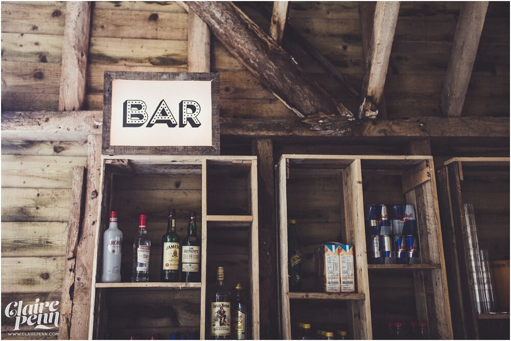 Creative, rustic North Hidden Farm barn wedding in Hungerford Berkshire_0052.jpg