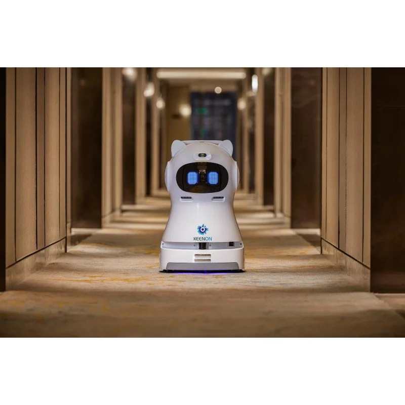 robot-keenon-kleenbot-c30 Hotel.jpg