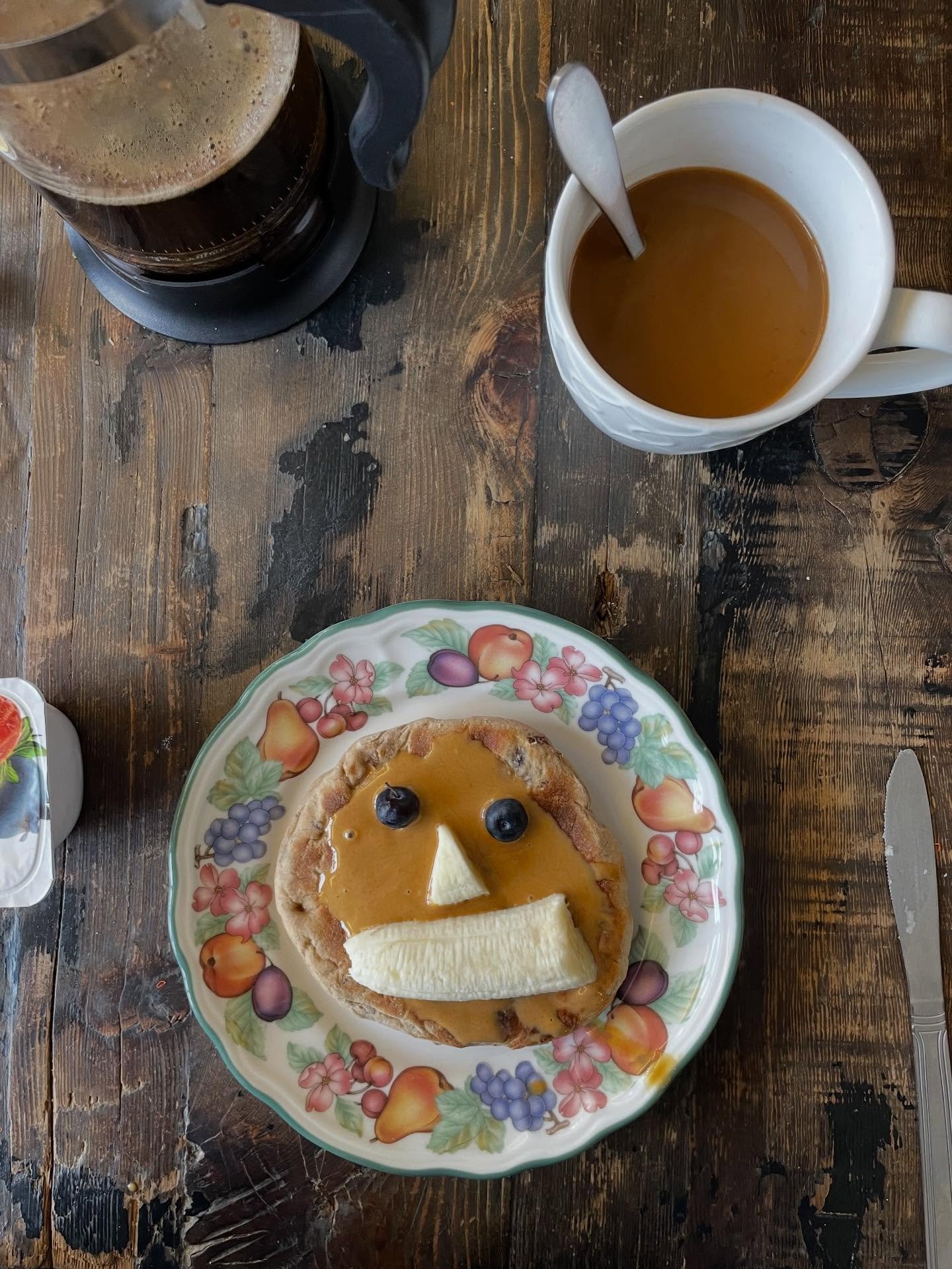 Accidental art series alchemy_artist_residency of breakfast and one lunch portraits. With no grocery stores on the island you had to improvise, collaborate  and be creative in both the kitchen and studio! 🙂🥞☕️🥣

#artistresidency 
#foodart
#workwit