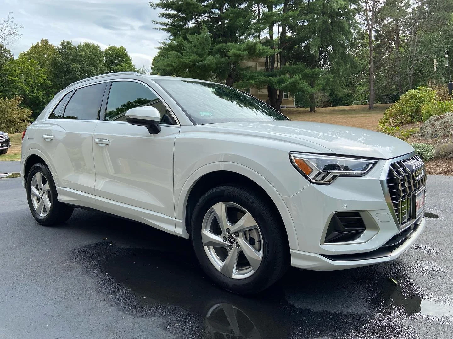 Happy Labor Day!

This Audi Q3 received our Full Interior and Exterior Detail✨