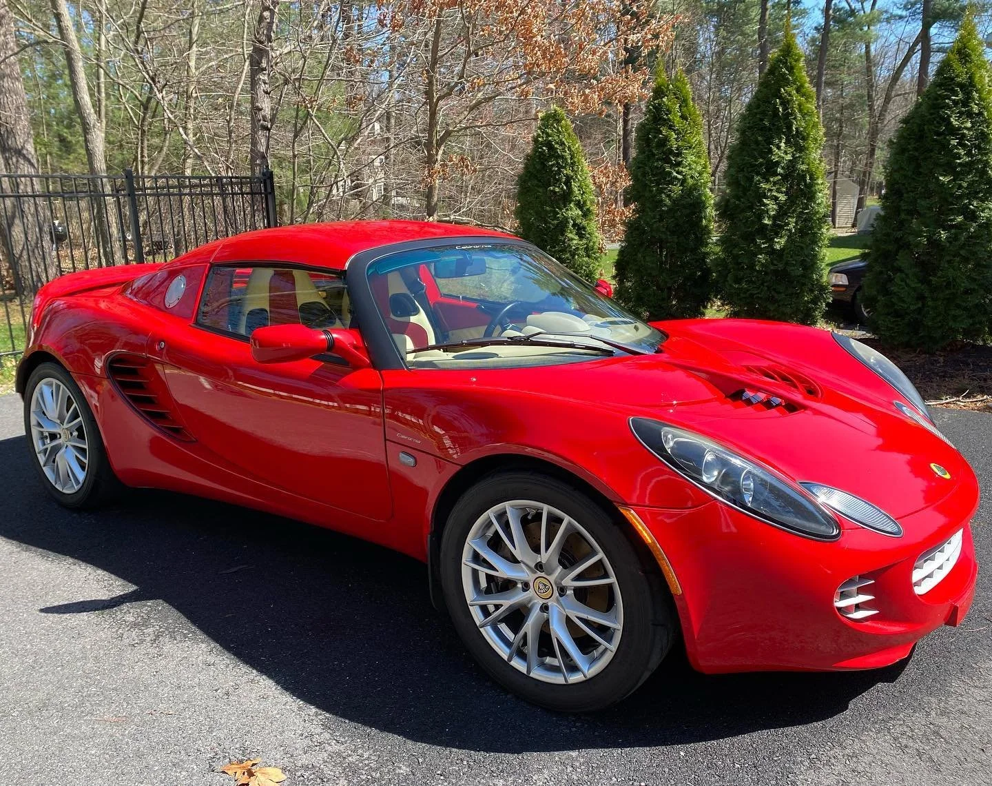 This Lotus Elise received a full inside and out detail. Ready for the summer☀️✨

Have a thoughtful Memorial Day🇺🇸