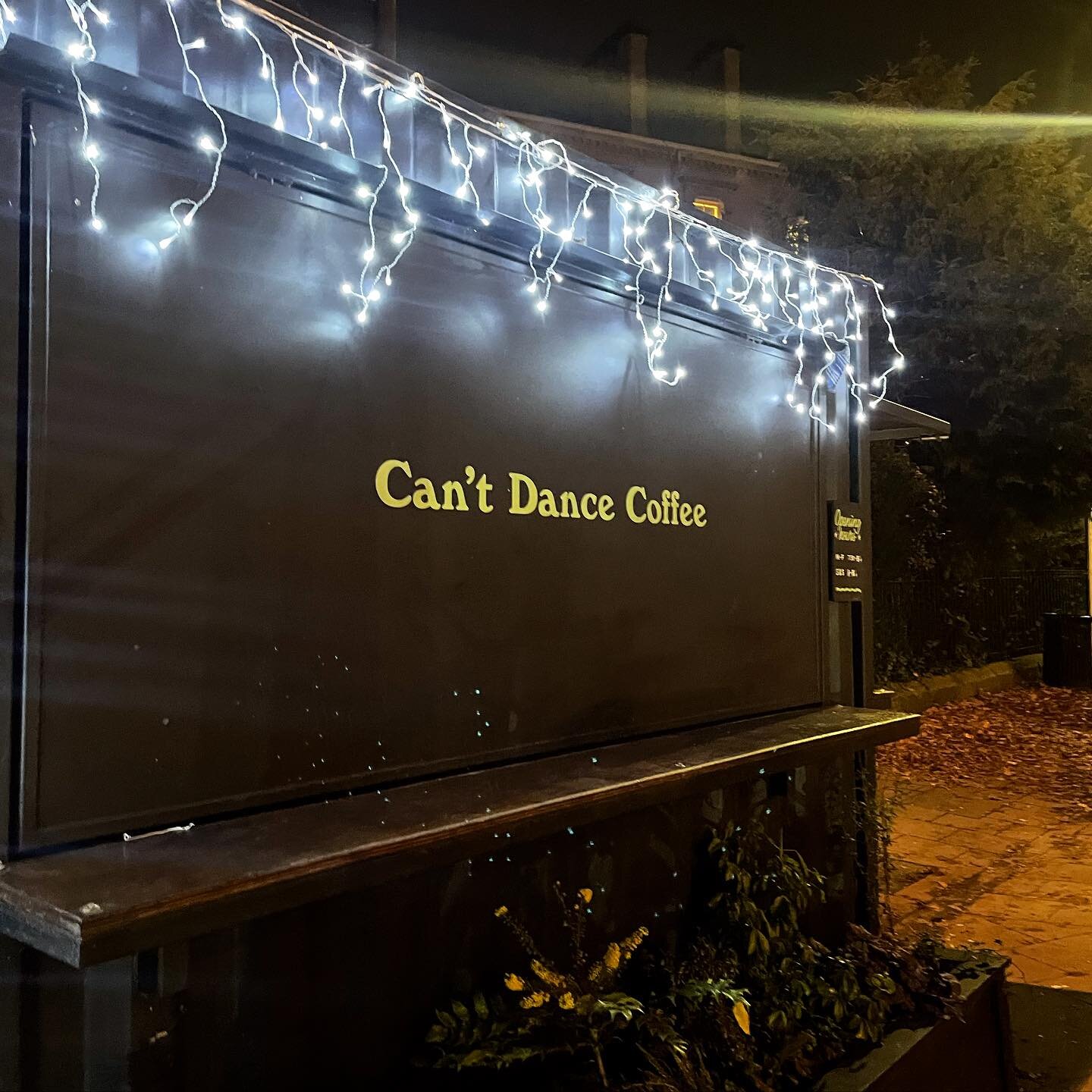 That&rsquo;s a wrap (until Tuesday 😂) Merry Christmas all!
.
Open Boxing Day 10am for your coffee and cake needs. 
.
Thank you to our customers for your ongoing support of our little box this year! 💜 and thank you to the amazing Can&rsquo;t Dance t