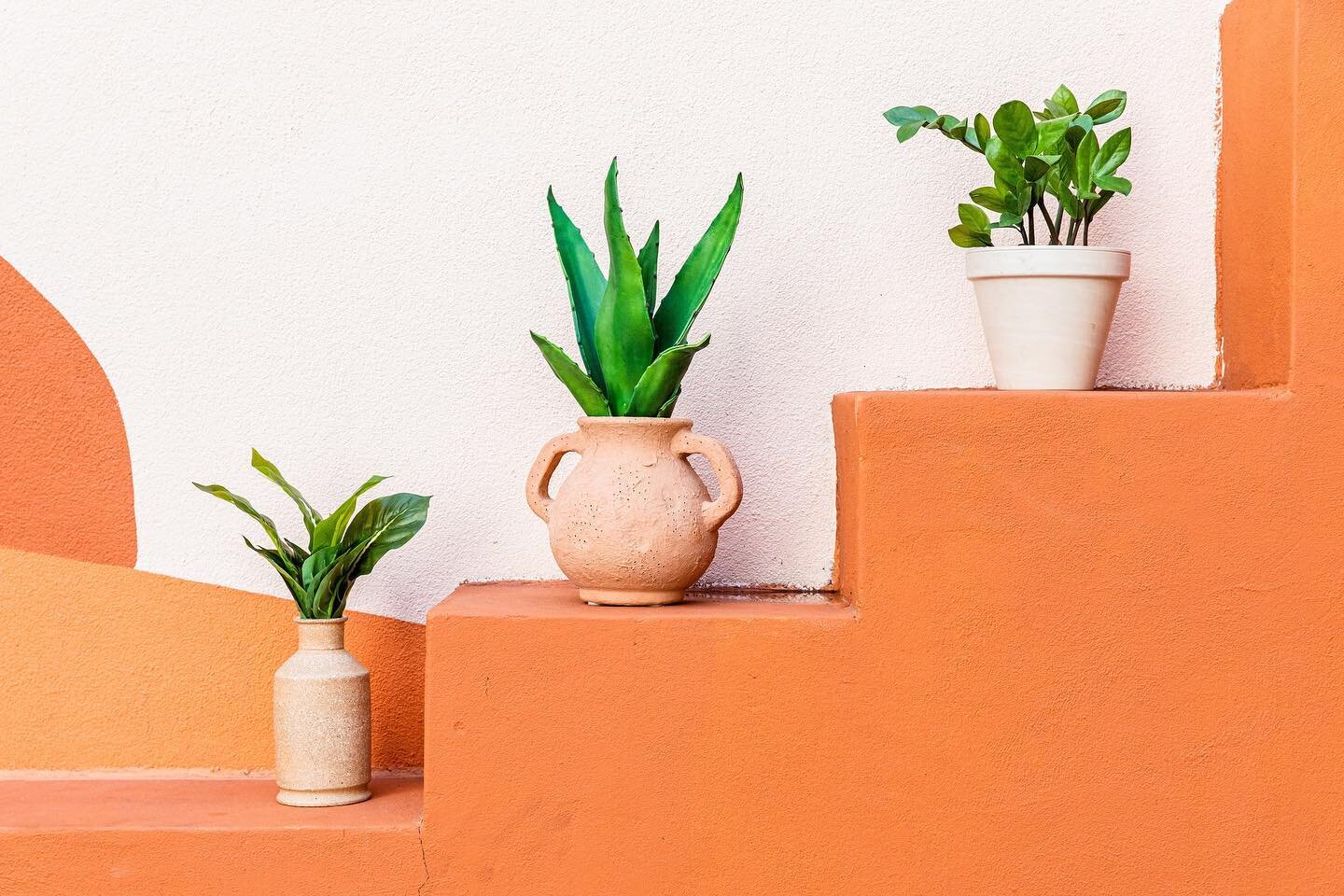 One step closer to the weekend! Join us tomorrow for Saturday lunch in the courtyard. 🧡
&bull;
@downtownhouston just published a sweet #reel showing a tour of our new digs. Check it out!
&bull;
#restaurant #downtownhouston #tacos #tortas #interiorde