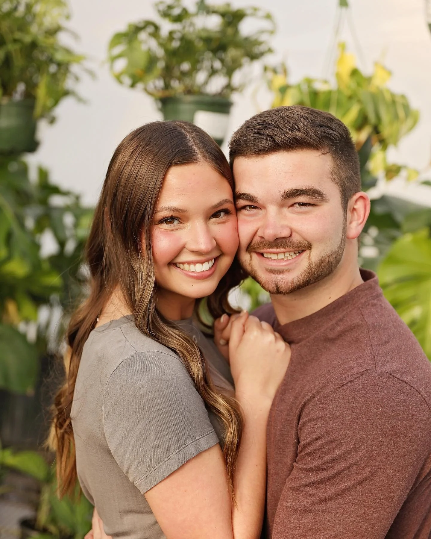 GREENHOUSE MINI SESSIONS 

There are only 4!! more spots left. 

Friday, June 2 - Joplin, MO 
6pm-8pm 

This is perfect for kiddos, families, couples or even senior pictures. 

#bcparkerco #brittanycoffee #brittanycoffeephotography #greenhouse #summe