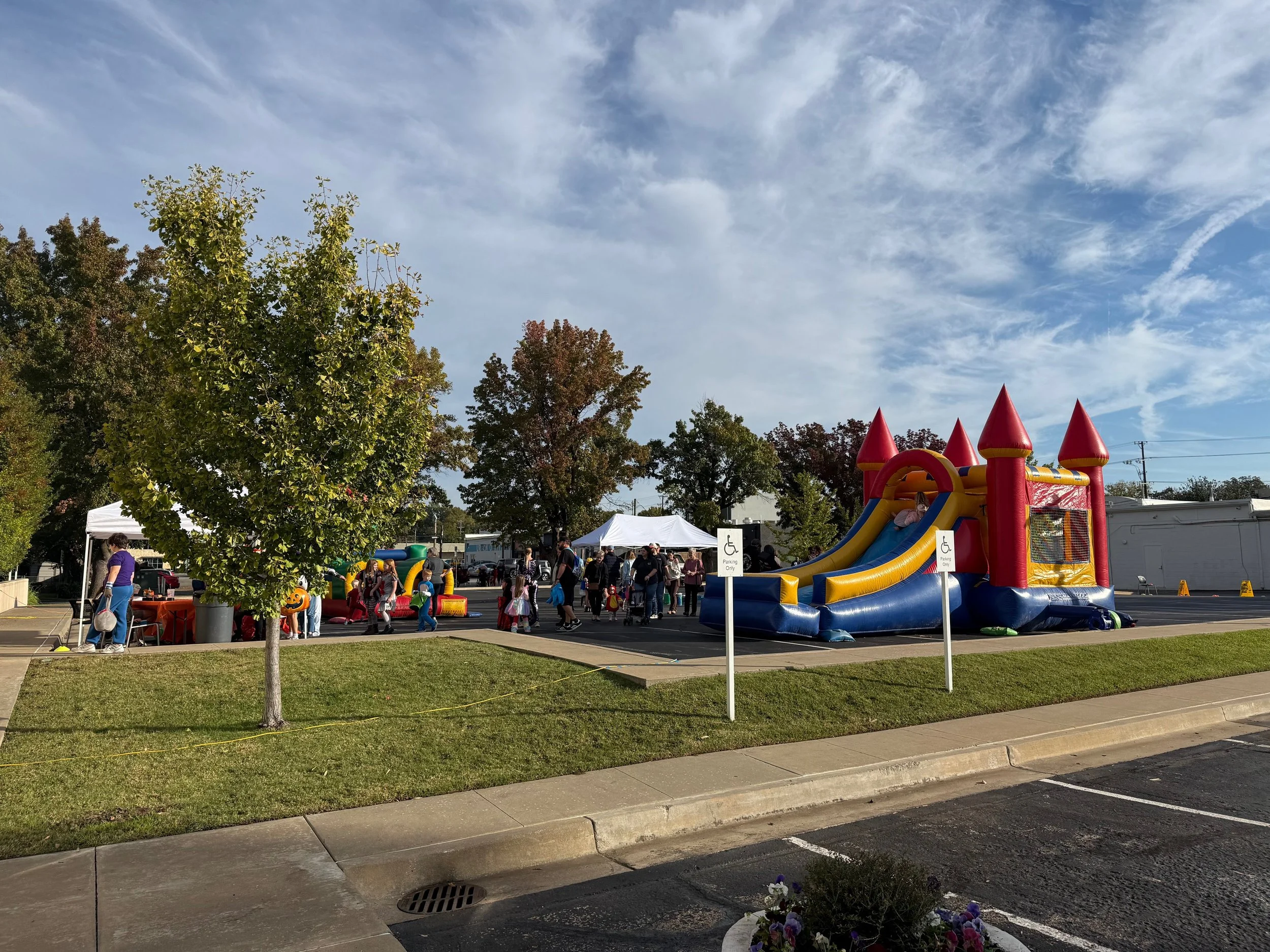 Thank you, Tulsa! 🎃 Boohaha 2026 was a joy, and we&rsquo;re so grateful we got to be part of it in Brookside last weekend.
To @hottoastmusicco thank you for the incredible energy and joy you brought to our gathering. To our volunteers, you made the 