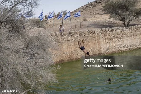 gettyimages-2281130146-594x594.jpg