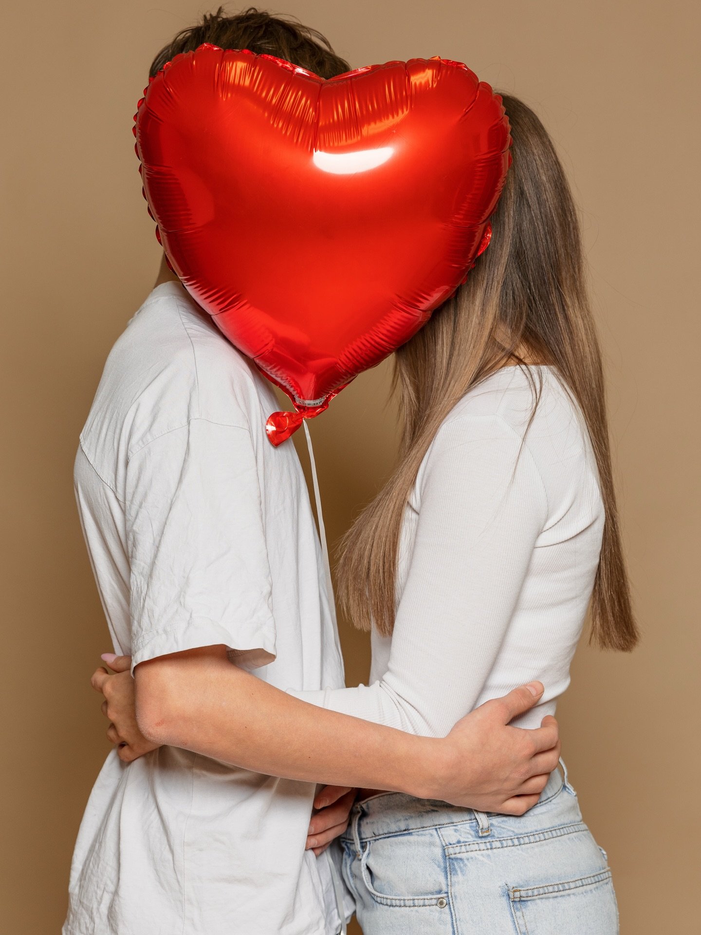 Valentinstag ist mehr als ein Datum.

Es ist ein Gef&uuml;hl.

Elegantes &amp; sinnliches Studio-Fotoshooting

f&uuml;r Paare oder als Geschenk f&uuml;r deinen Lieblingsmenschen

129 &euro; Valentinstags-Special

25 Minuten Shooting

7 bearbeitete Bi
