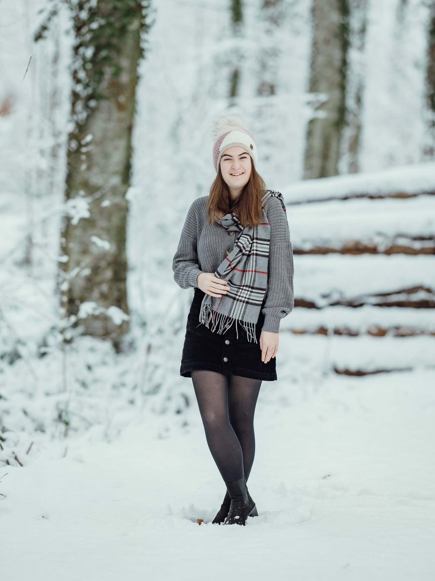 Endlich hat&rsquo;s geklappt mit einem Schnee Shooting 💪🏼 Kurzfristig und spontan haben @le_ni93 und ich ein paar Bilder im Schnee machen k&ouml;nnen. Wie findet ihr die Bilder? Schreibt es mir in die Kommentare! 

#schneeshooting #schneeshooting❄️