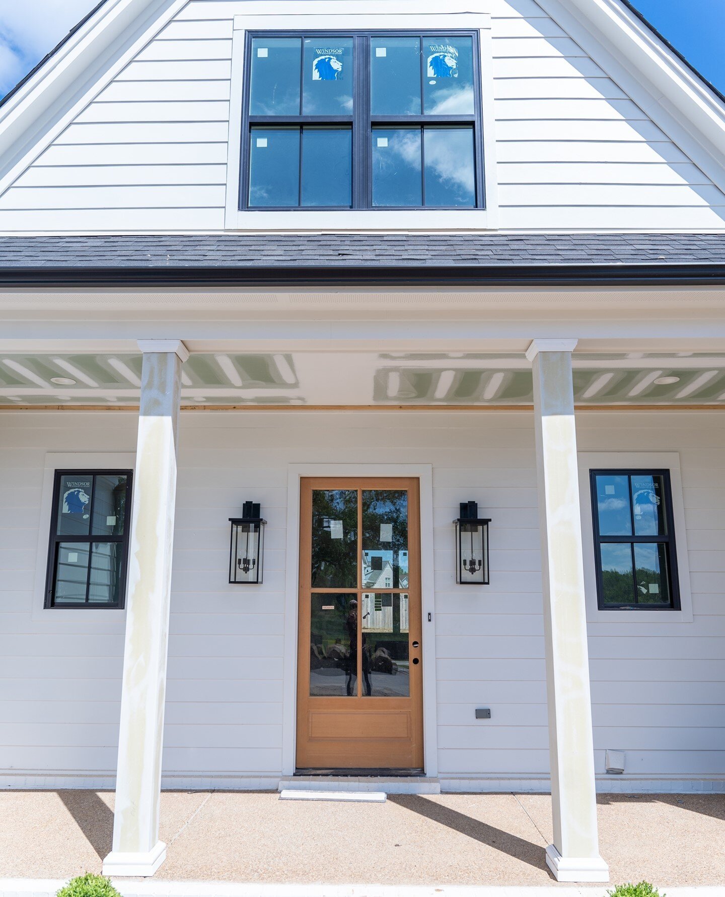 Front porch living coming to life.⁠
⁠
⁠
#EllerConstruction #homebuilder #pipertonhomebuilder #piperton #dreamhomebuilder #customhomebuilder #custombuilt #dreamhome  #customhomespiperton #customhomebuilding #newconstruction #customhomebuilders #custom