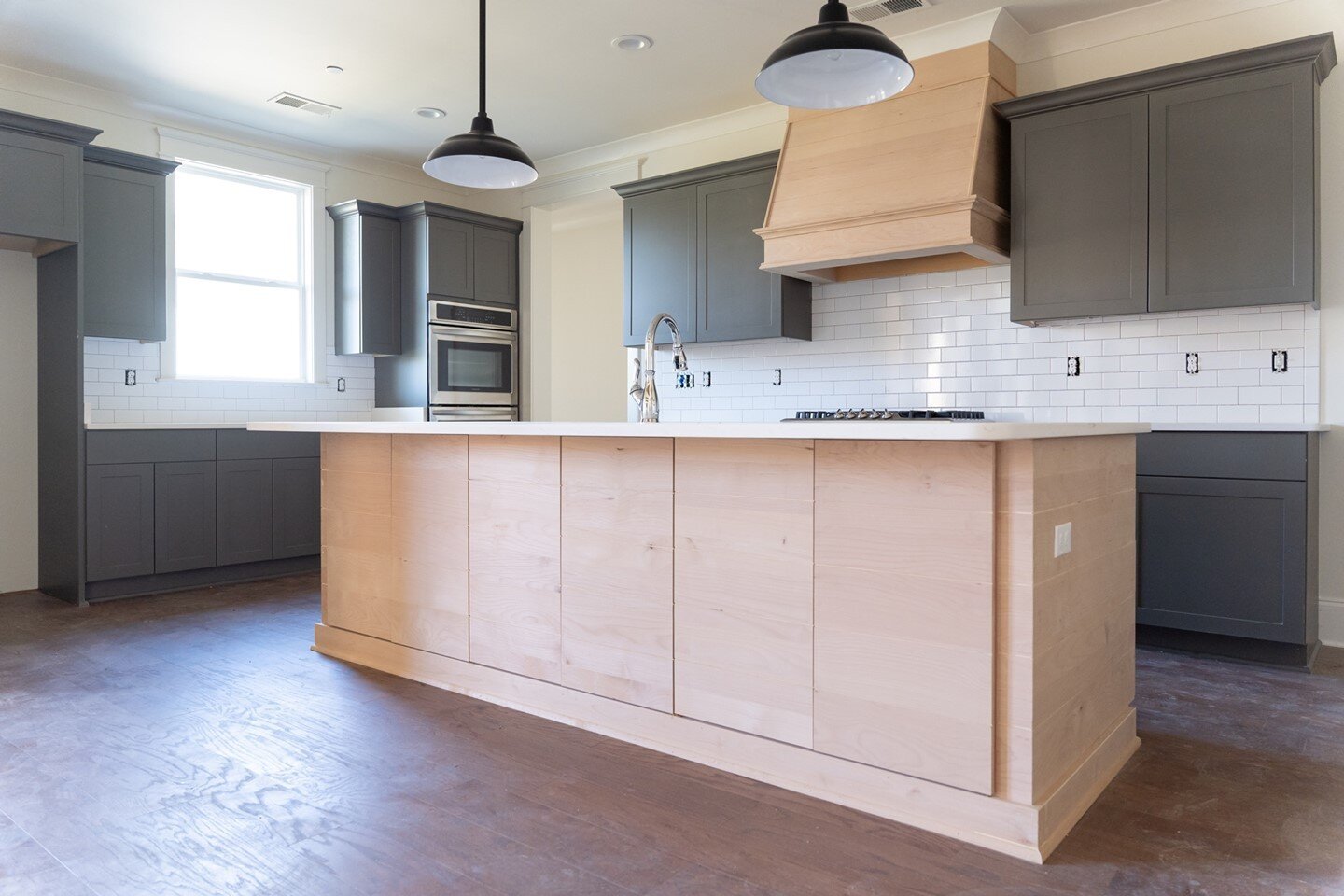 This kitchen has plenty of natural light and prep space.⁠
⁠
⁠
#EllerConstruction #homebuilder #pipertonhomebuilder #piperton #dreamhomebuilder #customhomebuilder #custombuilt #dreamhome  #customhomespiperton #customhomebuilding #newconstruction #cust