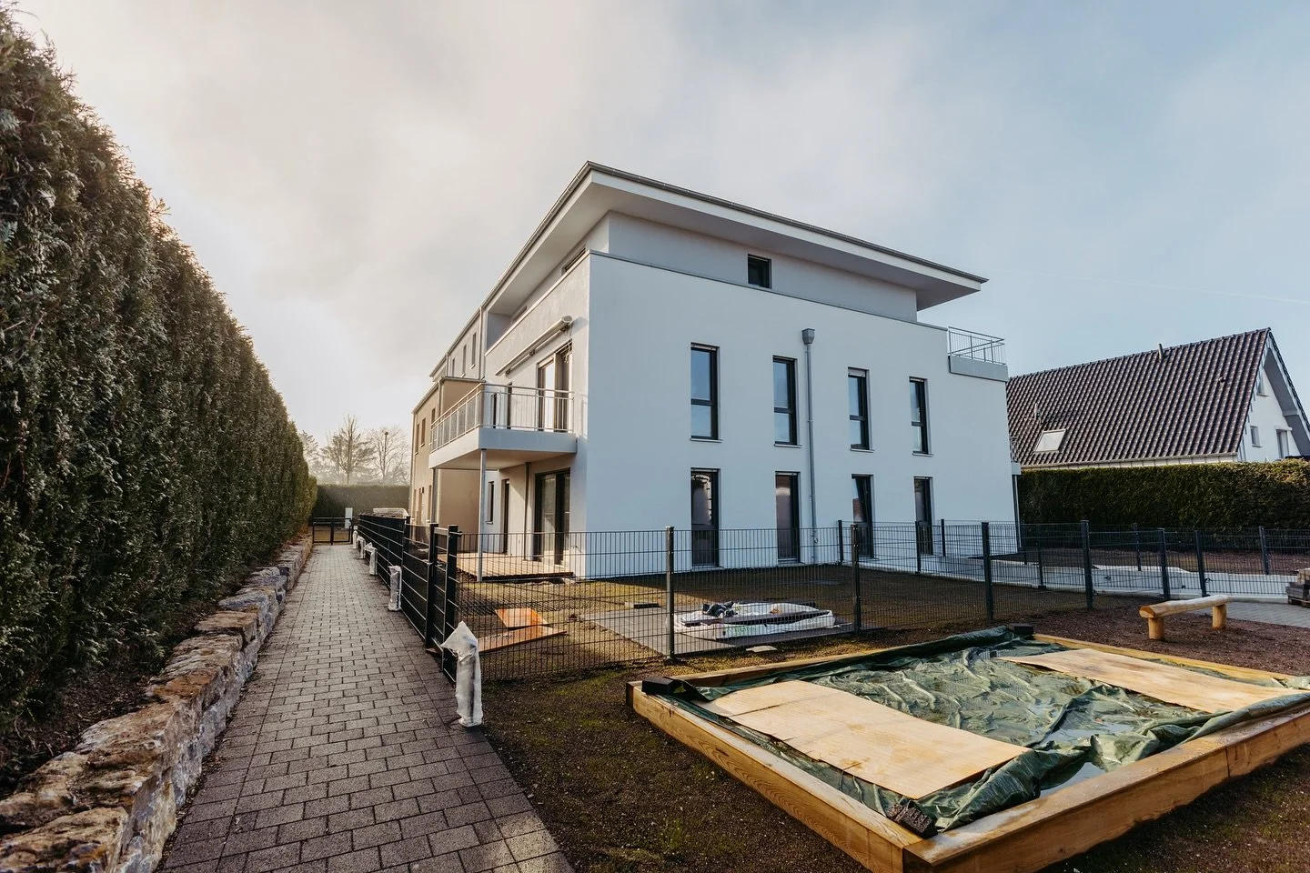 &Uuml;bergaben in der Neichener Heide! 🙌🏻🎉

Mit unserem letzten Posting in diesem Jahr k&ouml;nnen wir mit gro&szlig;er Freude verk&uuml;nden, dass unser Projekt in der Neichener Heide in Bad Honnef-Aegidienberg kurz vor der Gesamtfertigstellung s