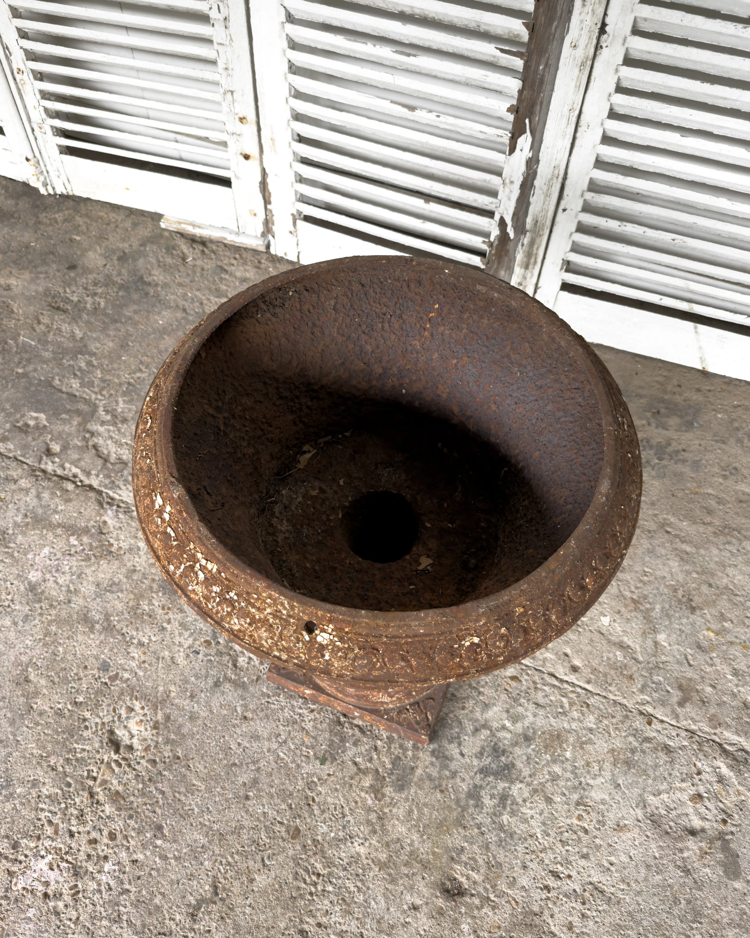 Antique Victorian Cast Iron Garden Urn