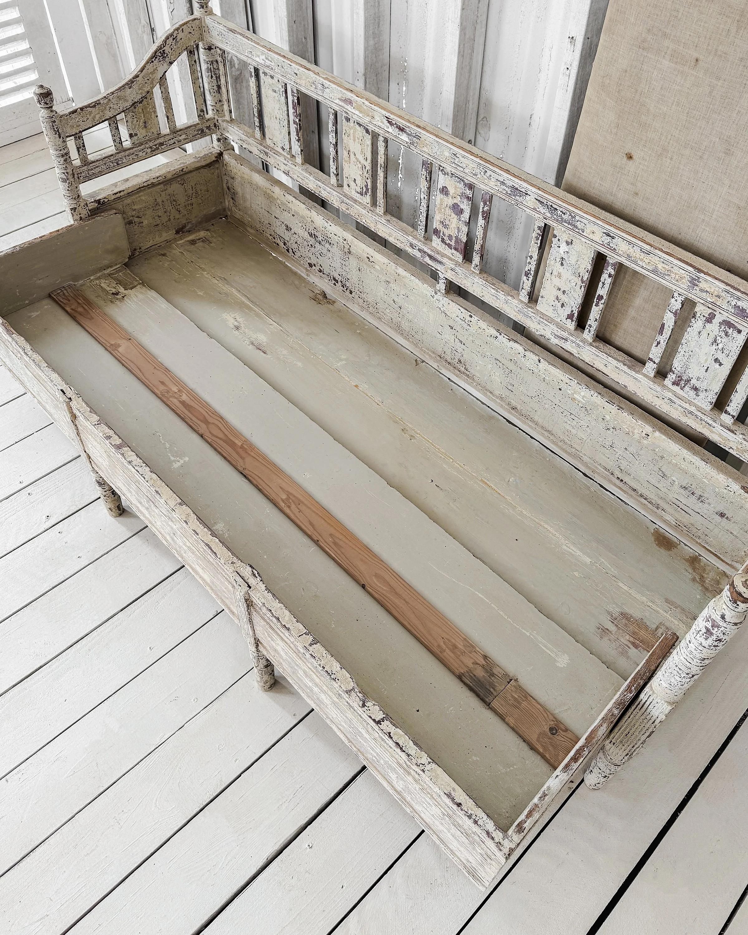 Swedish Slagbänk Storage Bench with Spindle Back