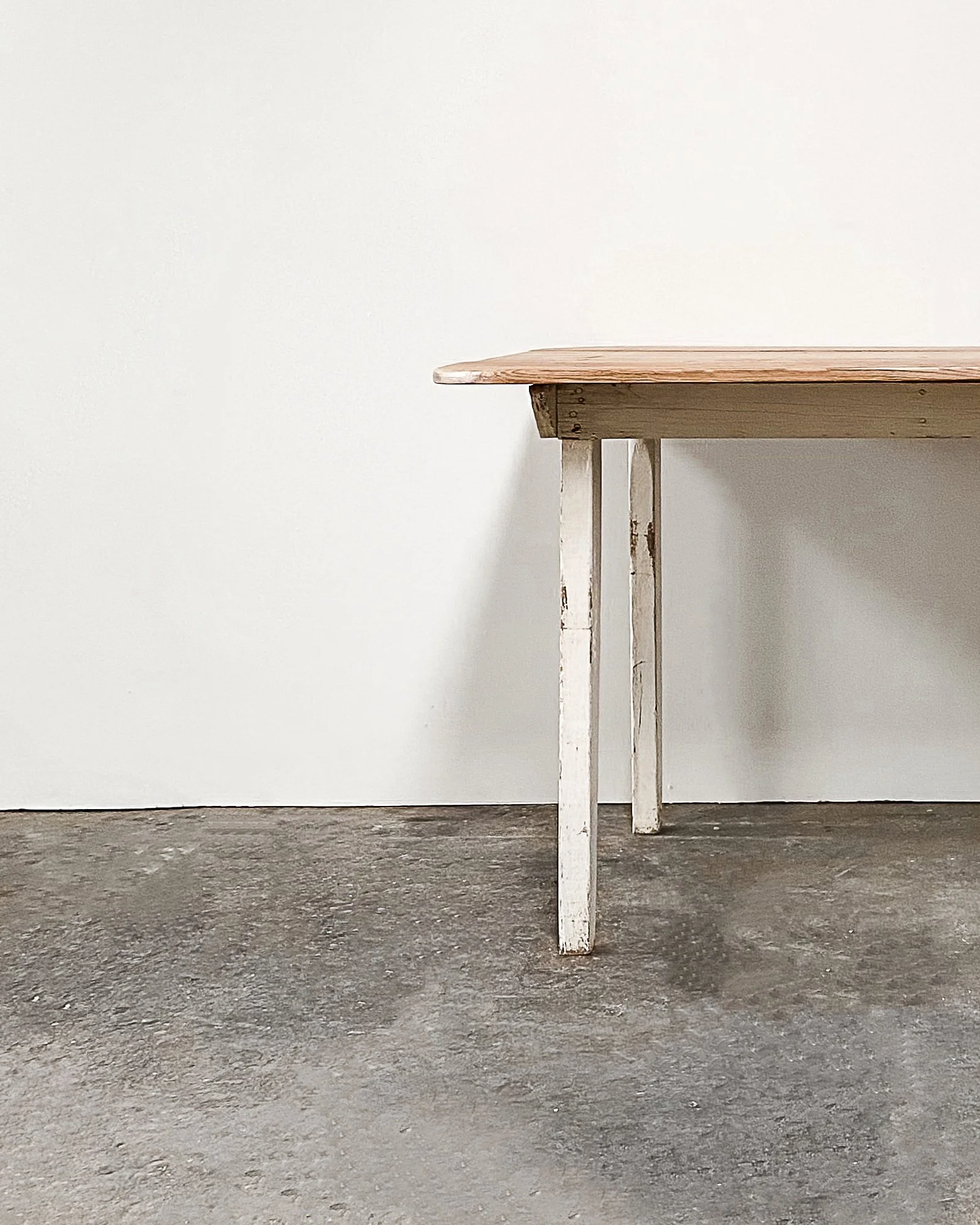 Pine+Farm+Table+Painted+Base+3.jpg