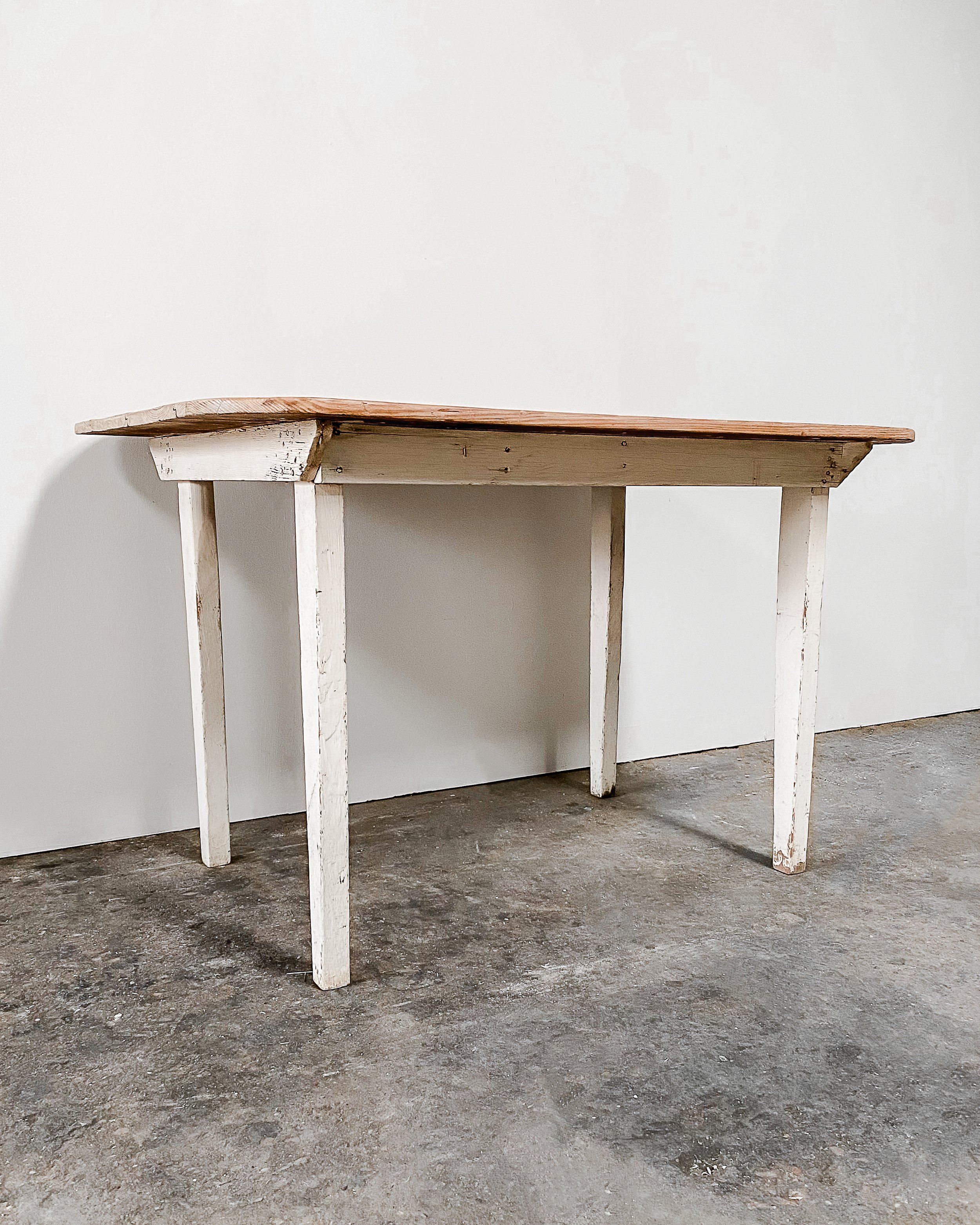 Pine+Farm+Table+Painted+Base+7.jpg