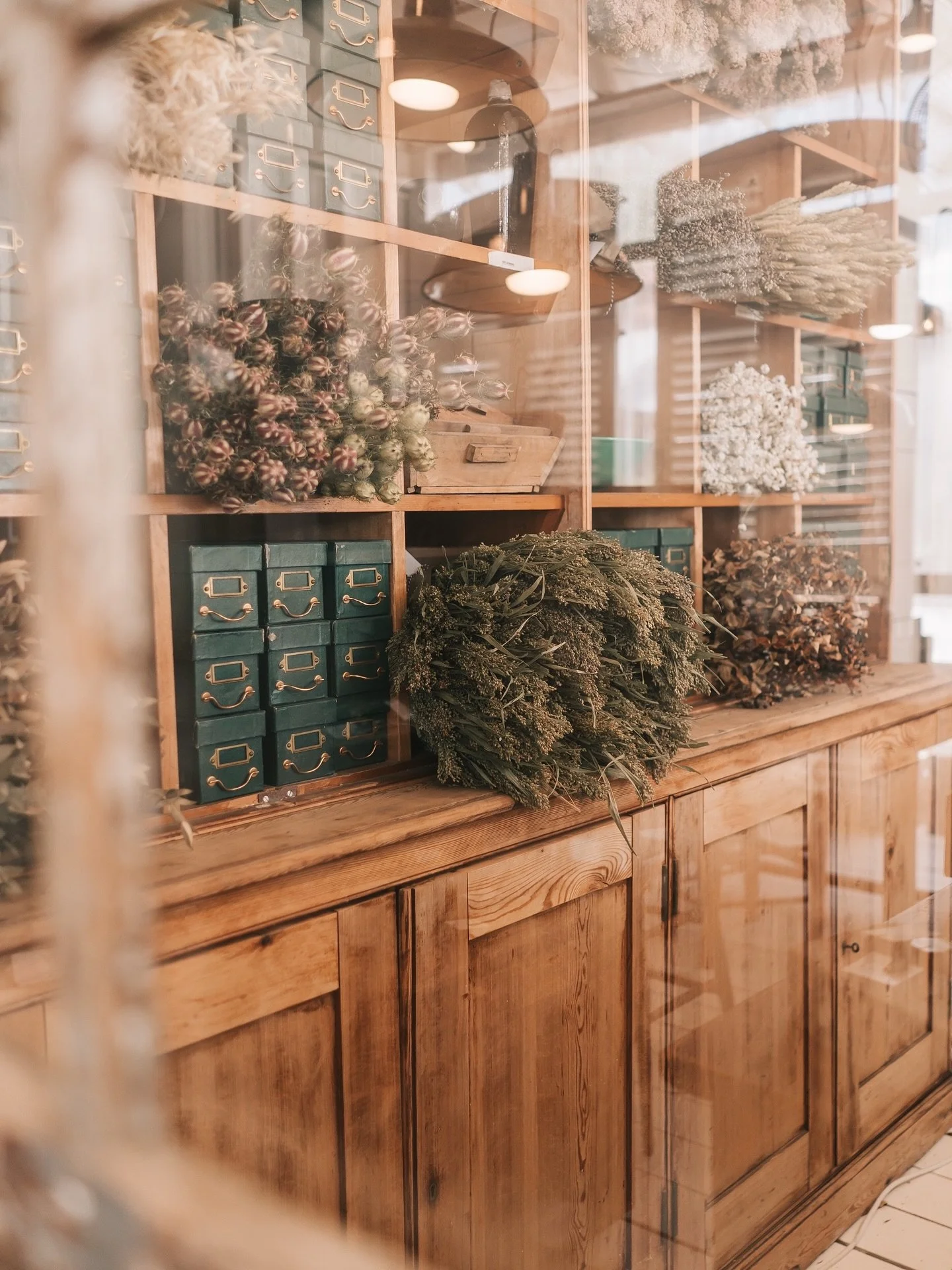 After seven days of hard work, we&rsquo;re finally ready for the Fall Round Top Antiques Show! 🍁 

I&rsquo;ve been sharing sneak peeks on IG Stories, and now it&rsquo;s time to step inside!  Window shopping is over&mdash;tomorrow, the real doors ope