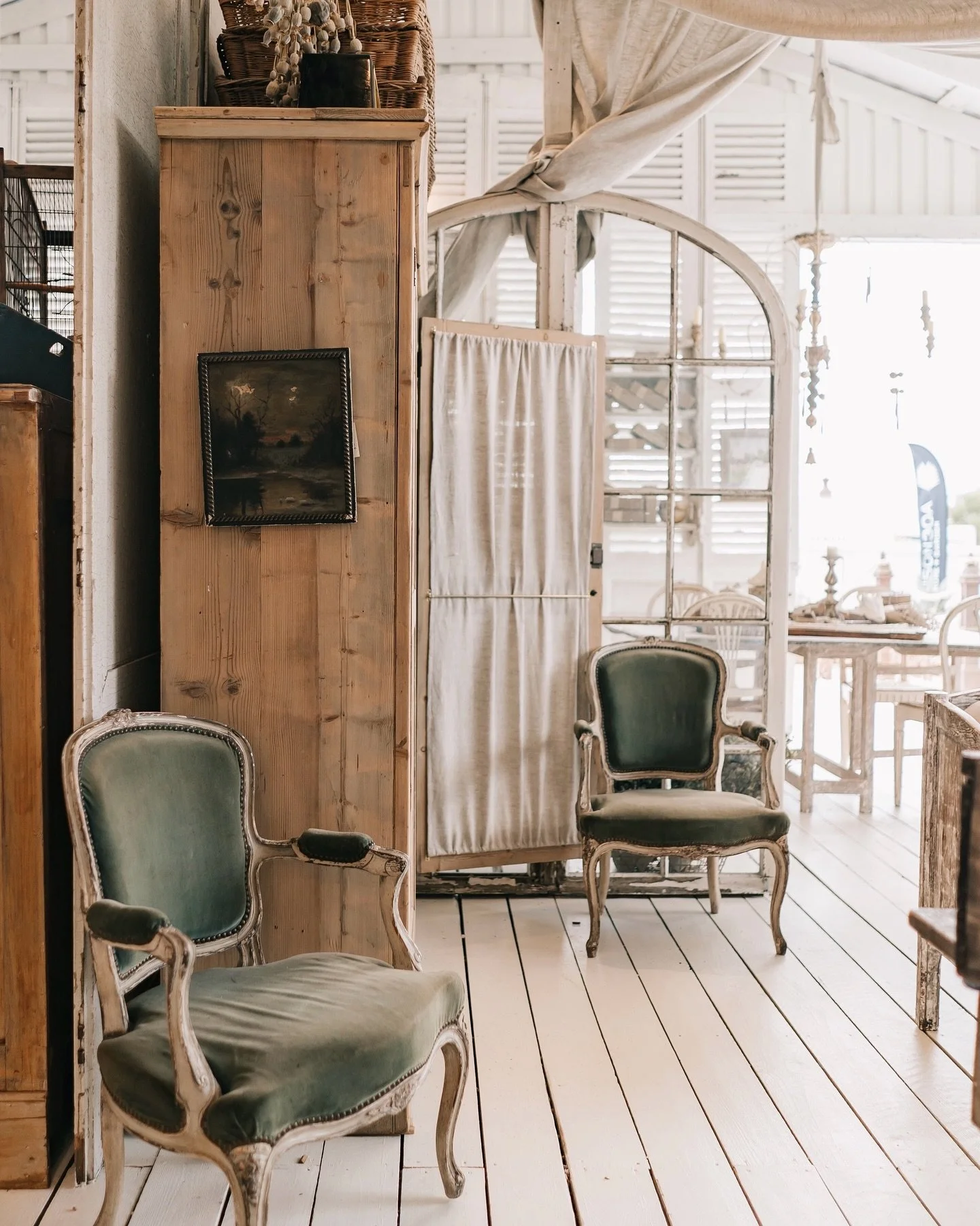 What an incredible opening weekend at the Round Top Antiques Show! 🌟 We&rsquo;re beyond grateful for everyone who stopped by our space&mdash;so many familiar faces and new friends made! Your support means the world to us. ❤️ 

We showcased a variety