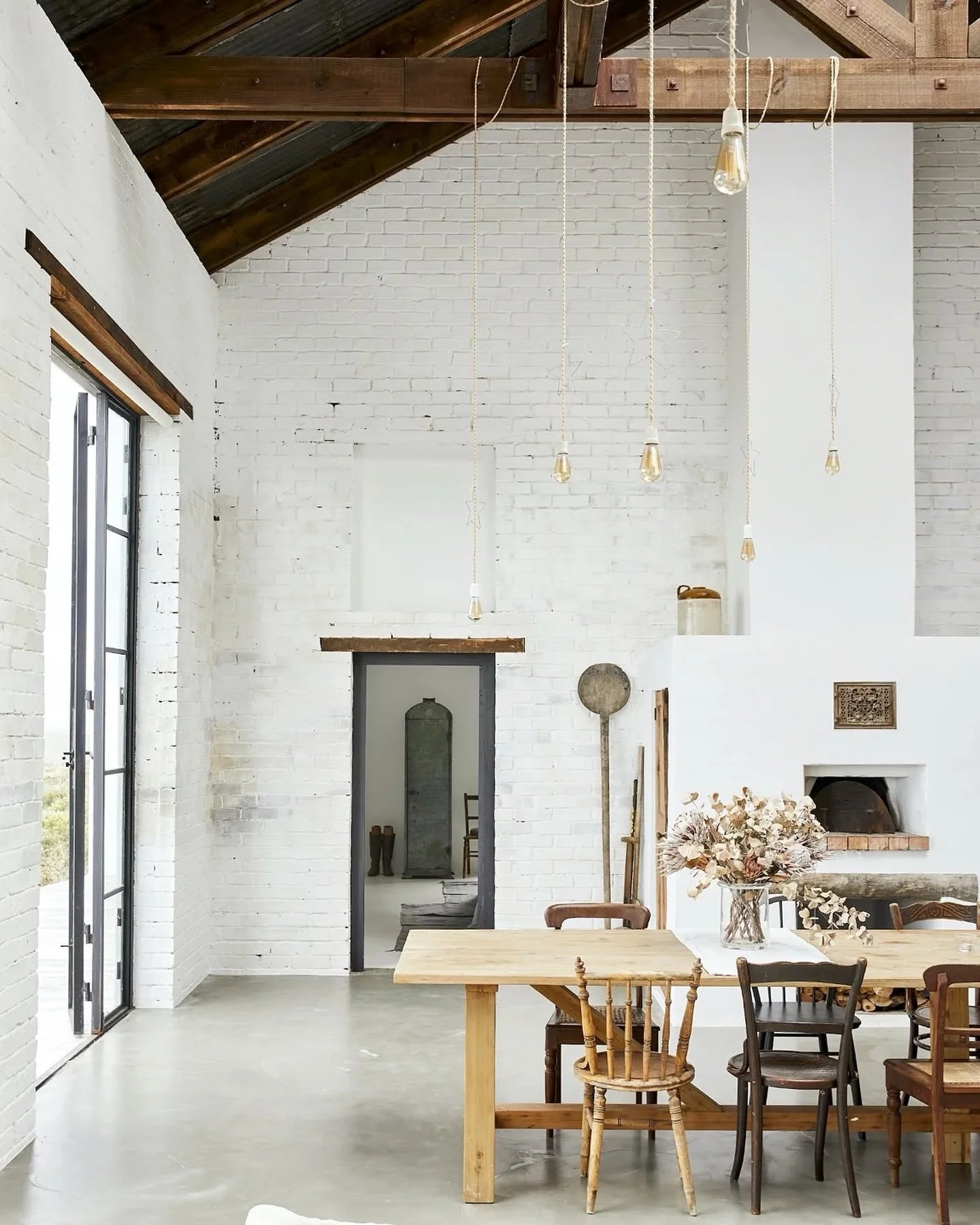 Who says the chairs have to match!? #saturdayinspiration 

Design:&nbsp;@home_concept_solutions 
Project: @thebarn_yzerfontein 
Photo:&nbsp;@framethirtysix