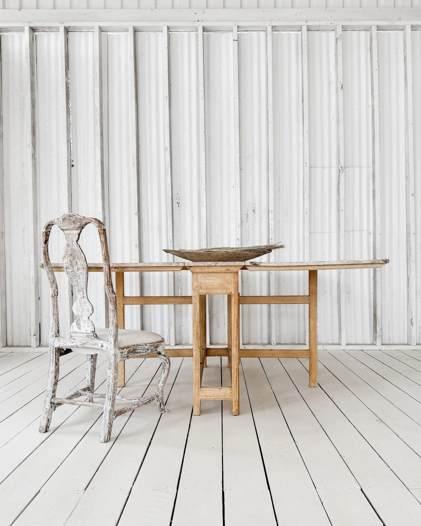 [Available] Practicality has never looked so good.

Swedish furniture has always been designed for real homes and real life.

This slagbord table folds away when space is needed, opens when company comes, and proves that thoughtful design never goes 