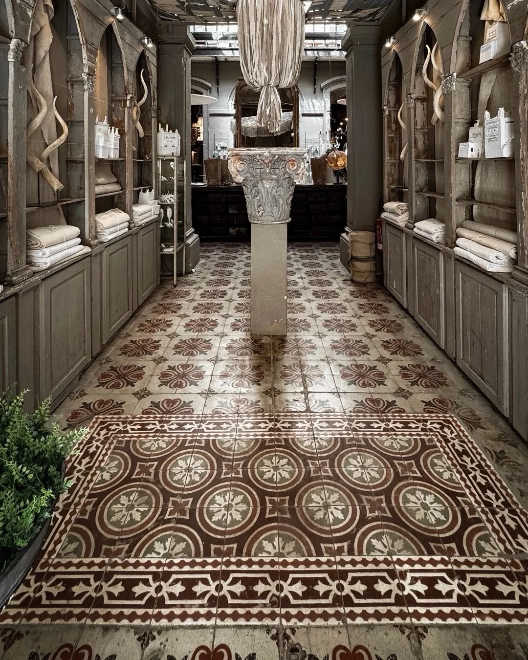 One of the most inspiring stops during our time in Provence wasn&rsquo;t an antique shop at all&mdash;it was the studio of artist Pascale Palun at @voxpopulideco.

Her philosophy is &ldquo;between past and future,&rdquo; and after spending time in he