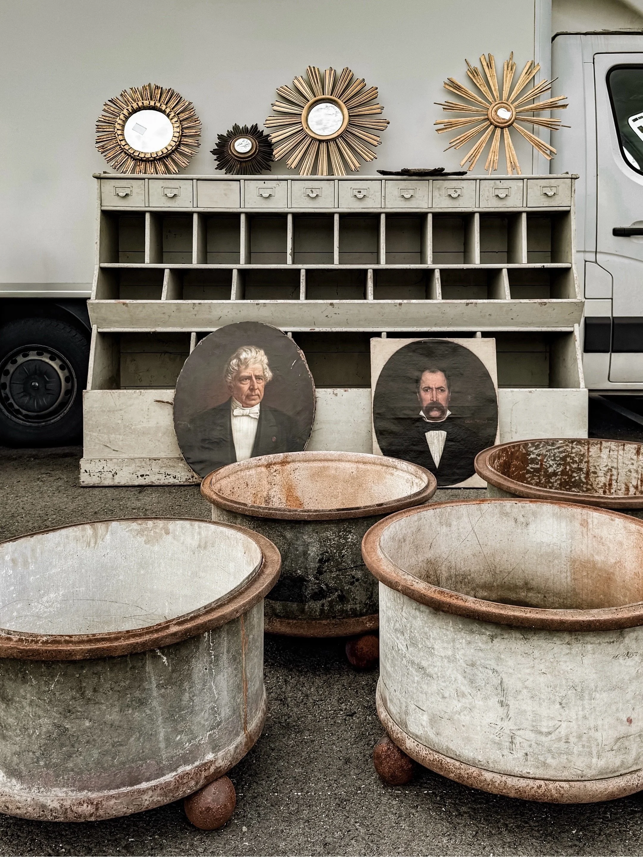 Scenes from a French D&eacute;ballage: Part 2 🇫🇷

This is the part of sourcing I love most &hellip; the hunt.

I&rsquo;m looking at age, craftsmanship, materials, condition, scale, patina&hellip; but also asking the simplest question: Do I love it?