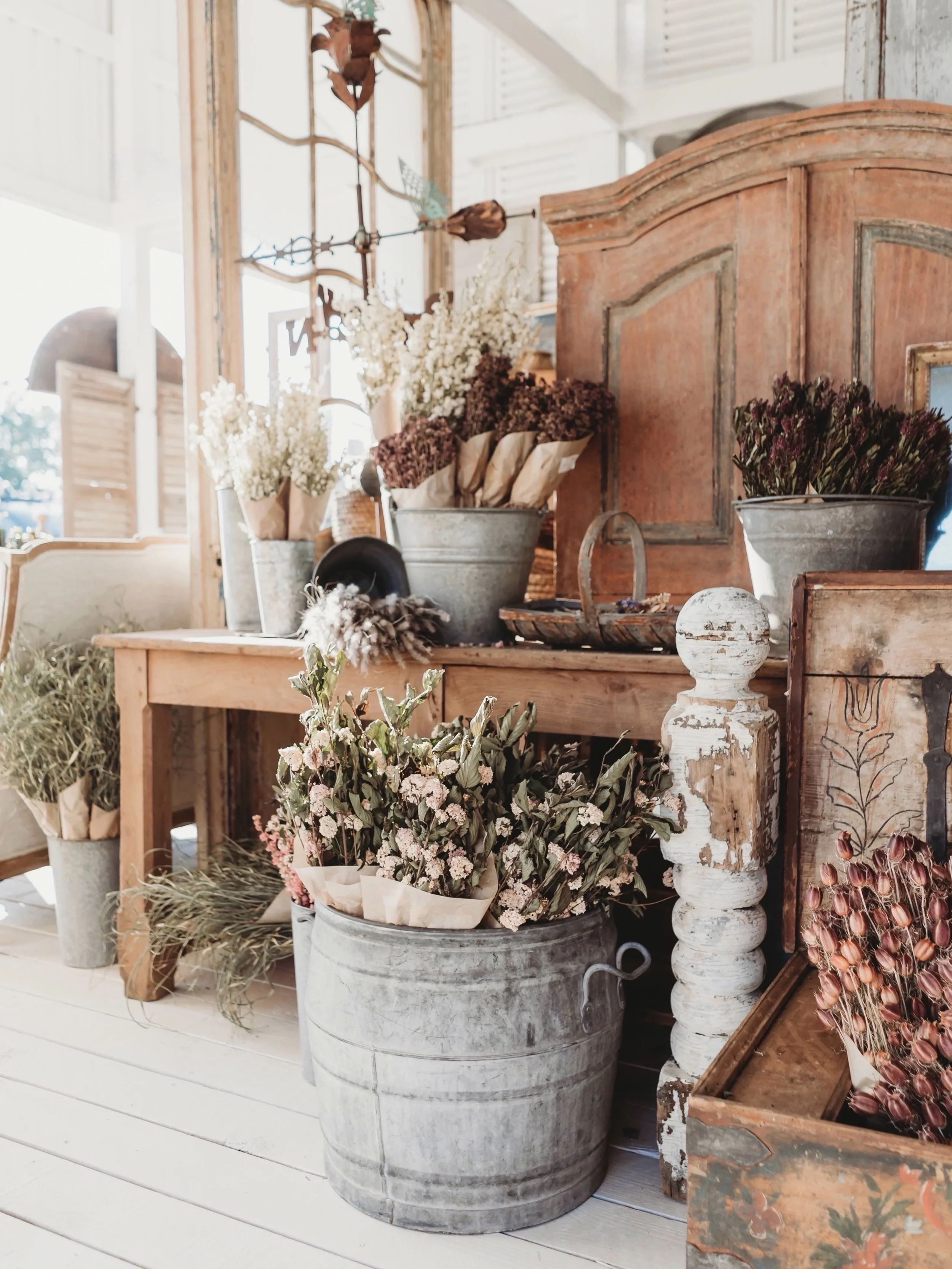 Two weeks from today, we open the doors.

Until then, we&rsquo;re looking back at a few standout spaces from shows past&hellip; the kinds of layered, collected moments that have become part of our Round Top rhythm.

This one will always be a favorite