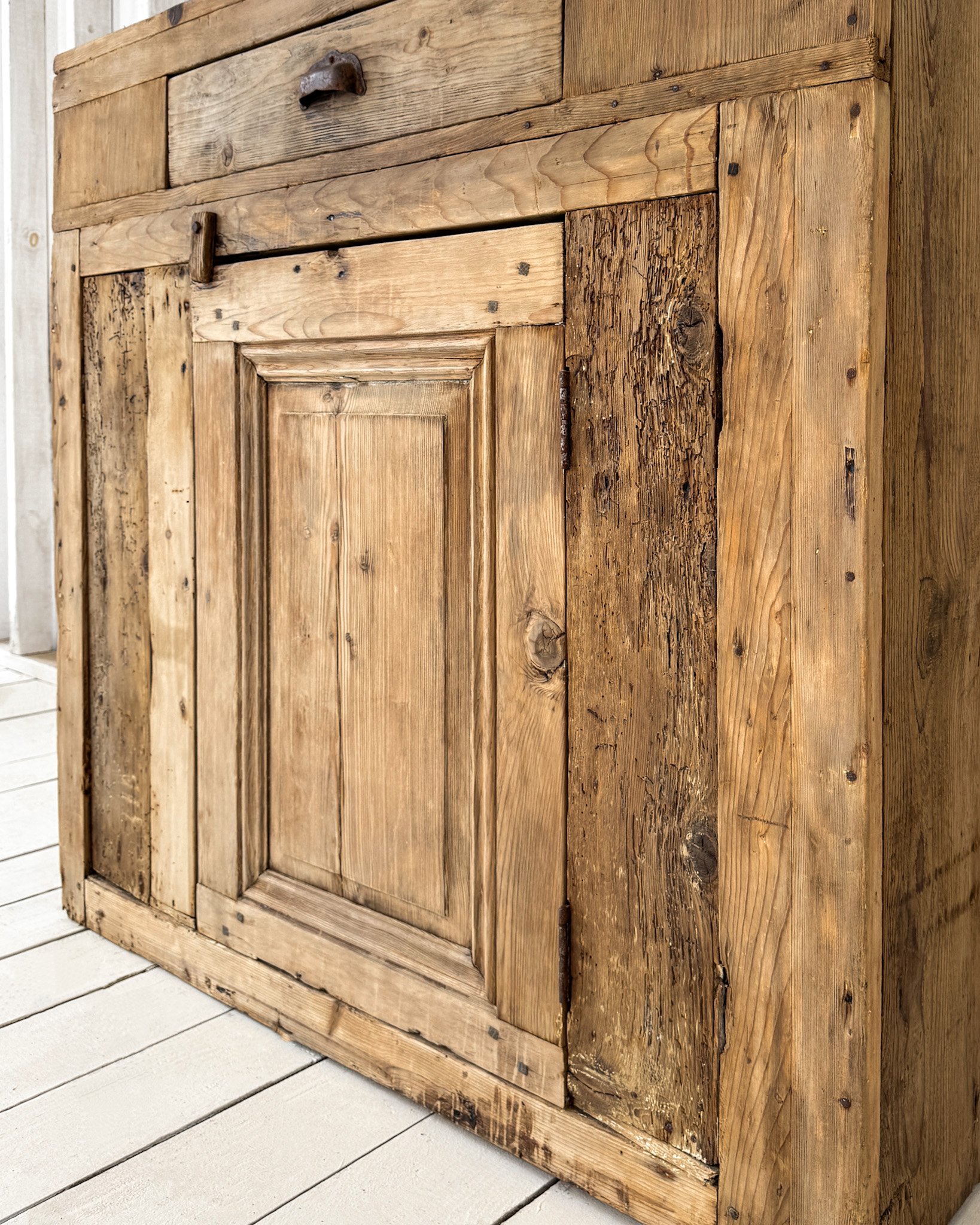 Rustic Pine Alpine Cabinet with Single Drawer