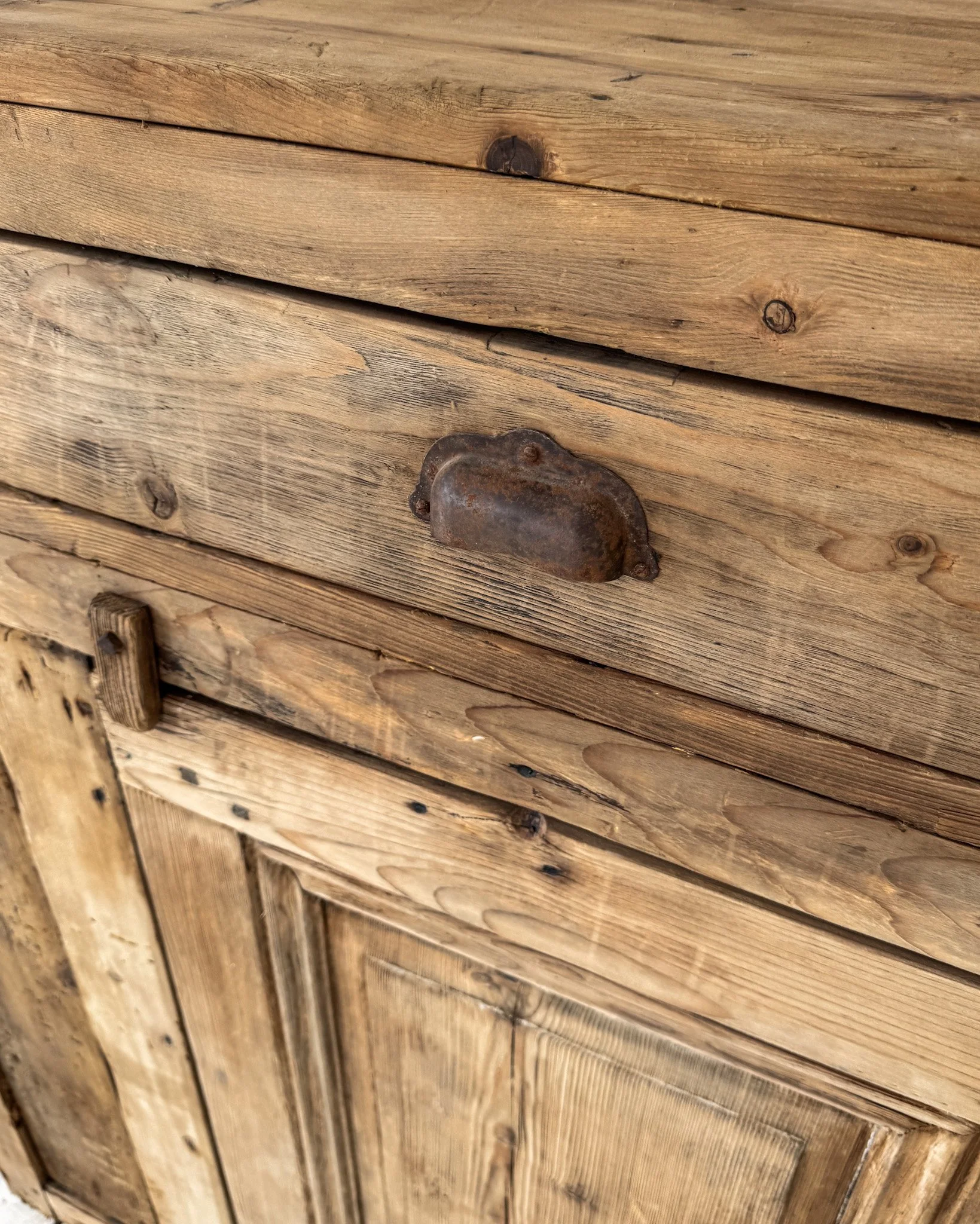 Rustic Pine Alpine Cabinet with Single Drawer