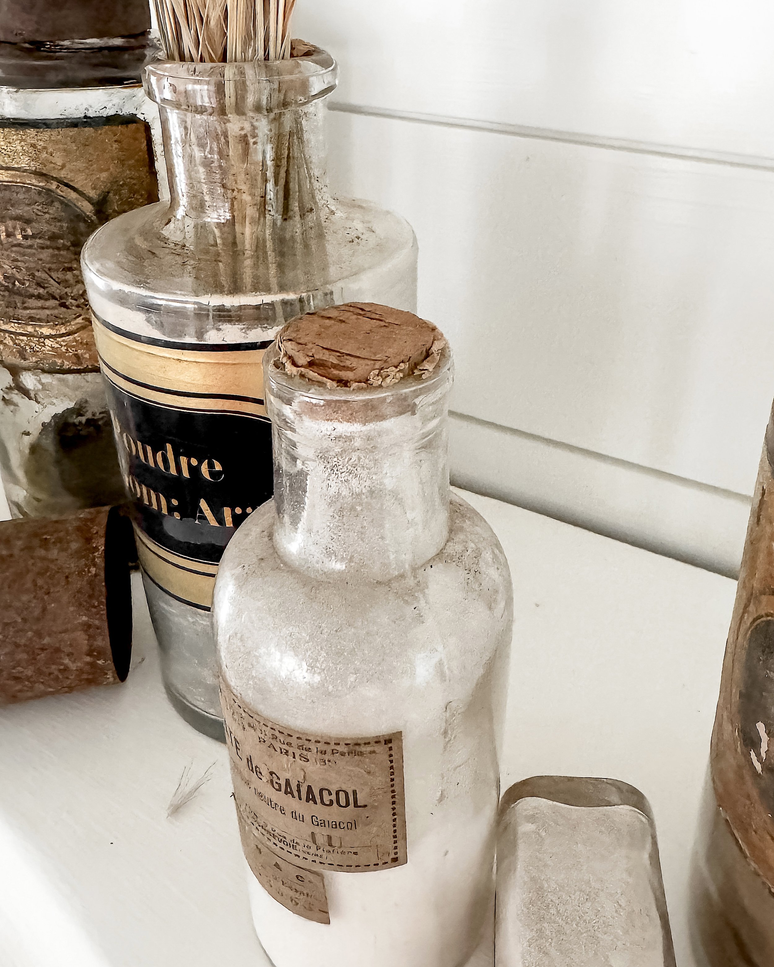 Set of 10 French Apothecary Bottles 17.jpg