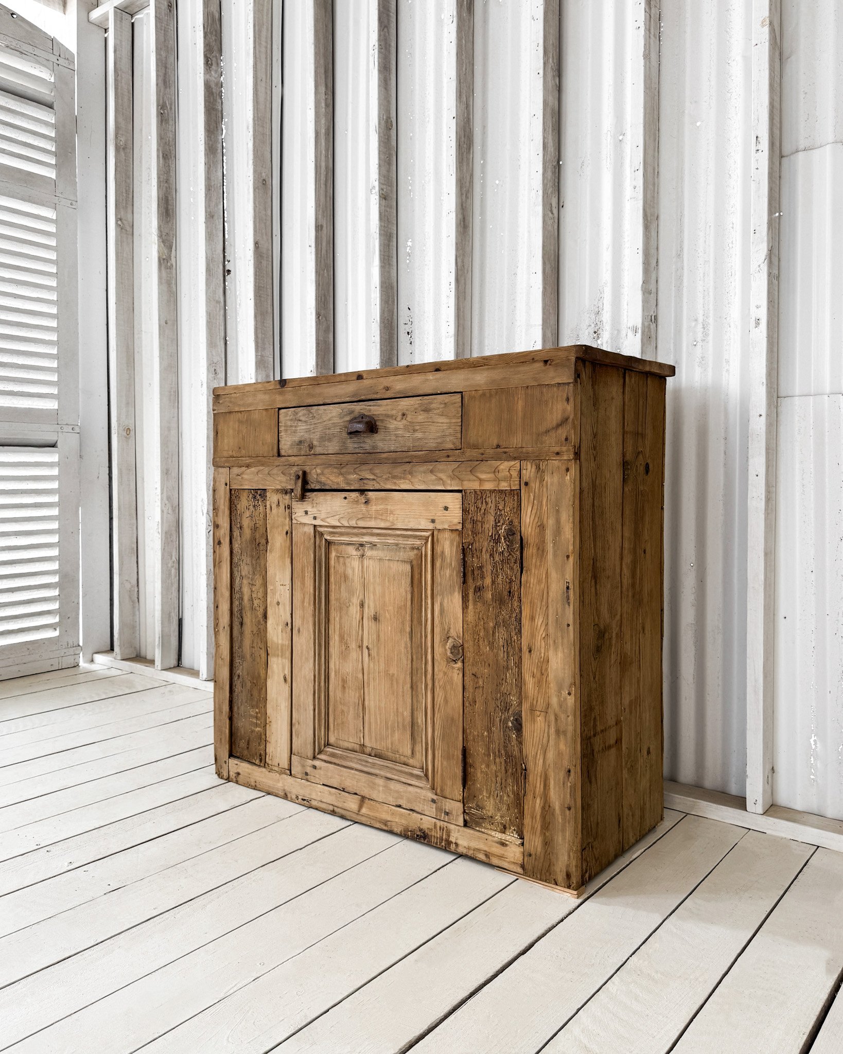 Rustic Pine Alpine Cabinet with Single Drawer